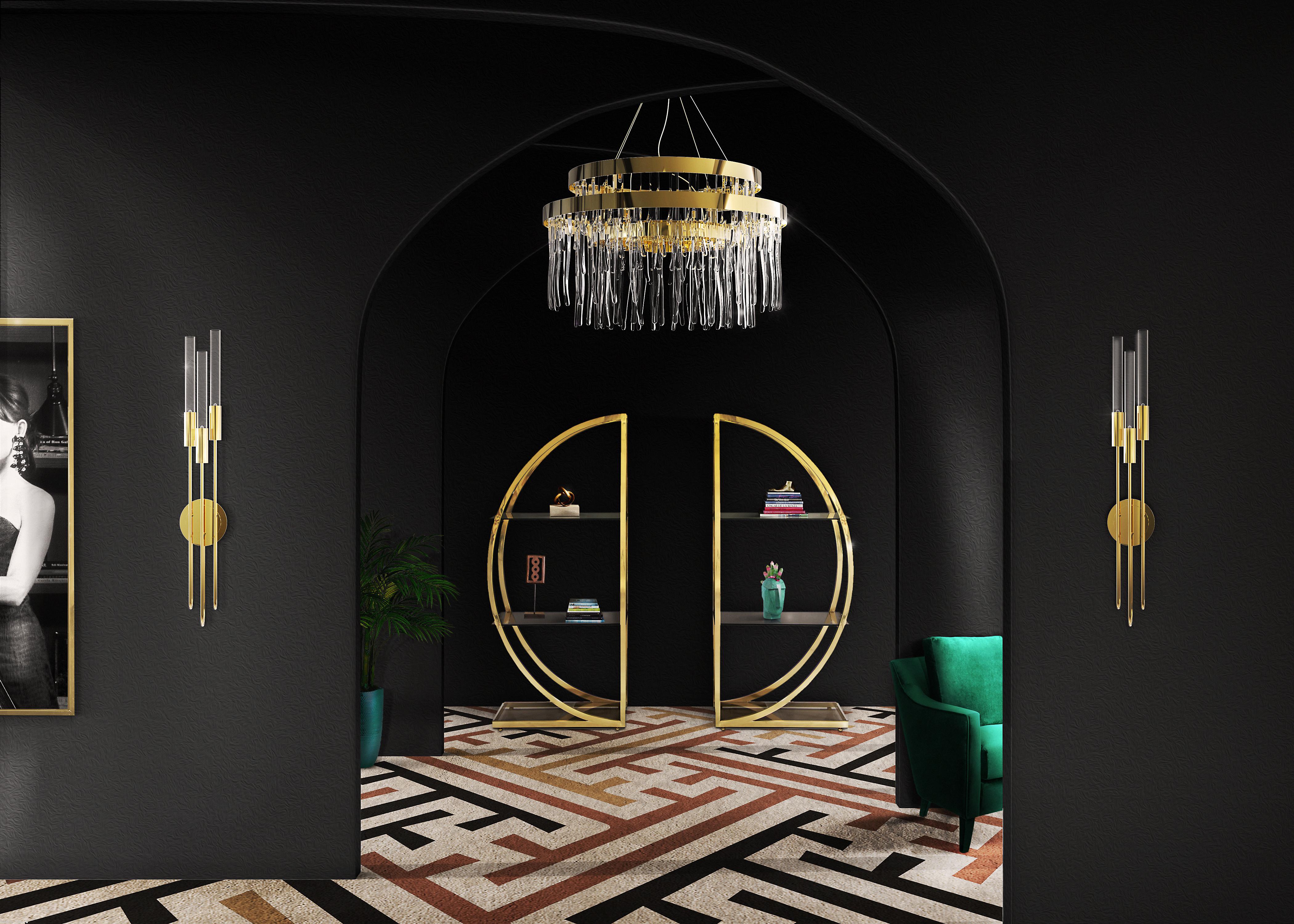 The circular gold plated brass levels of the Babel suspension brings elegance to any luxurious ambiance. The exclusive uneven shape of each crystal glass made by the craftsman's exceptional know-how creates a unique pattern of lighting refraction.