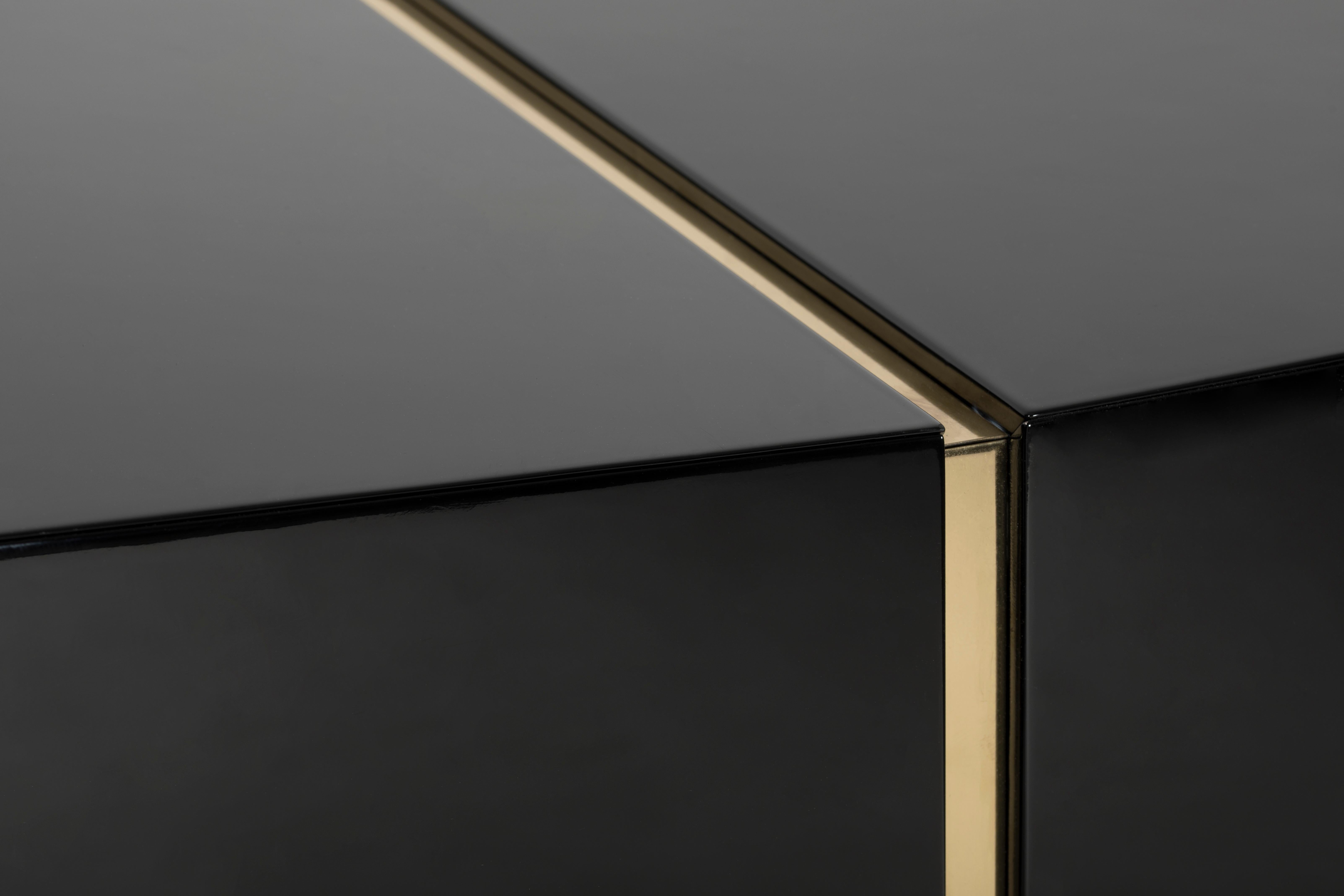 Modern Darian Sideboard in Black Lacquer with Gold-Plated Brass Detail For Sale