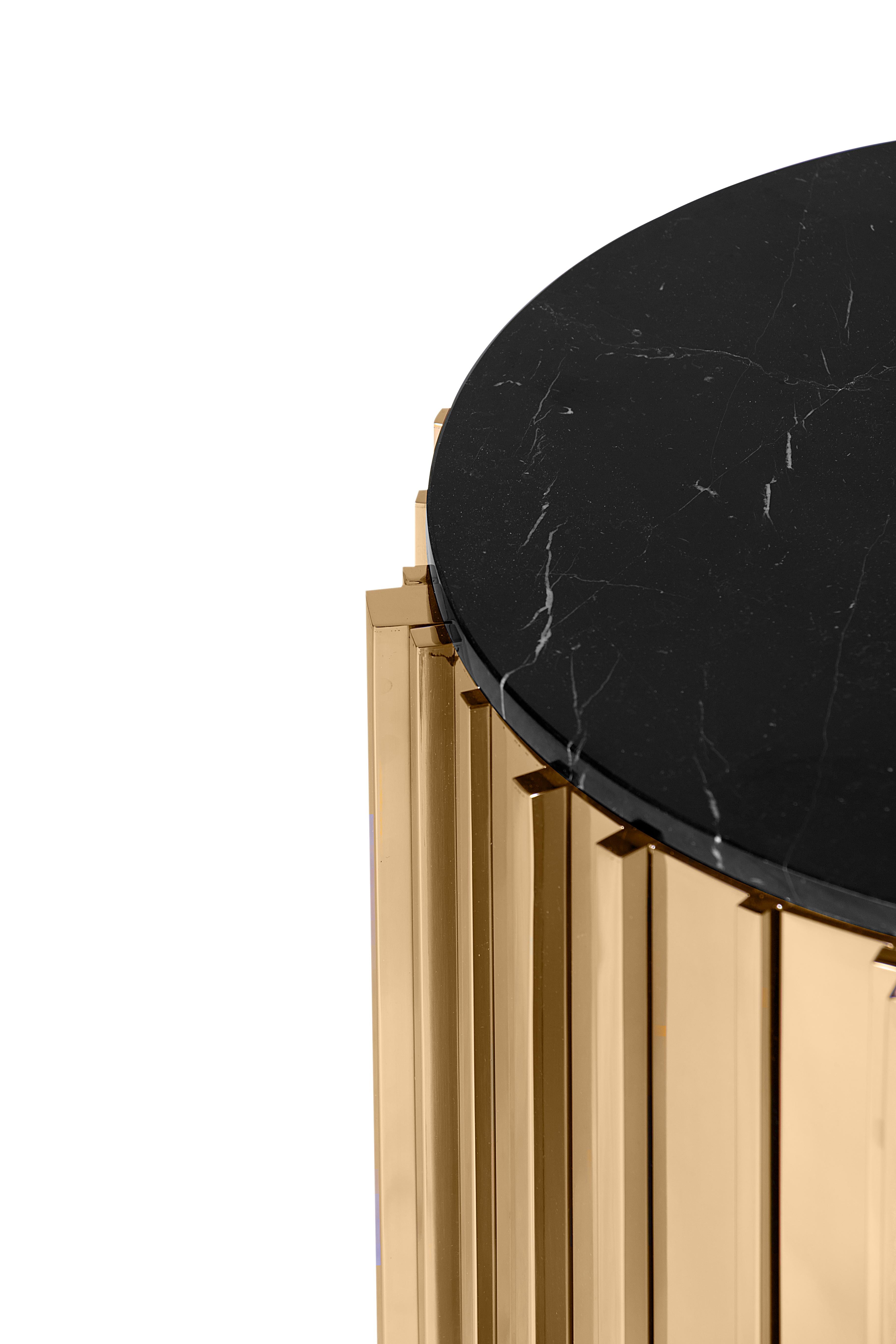 Empire Big Side Table with Gold Plated Brass Base and Nero Marquina Marble Top (Moderne) im Angebot