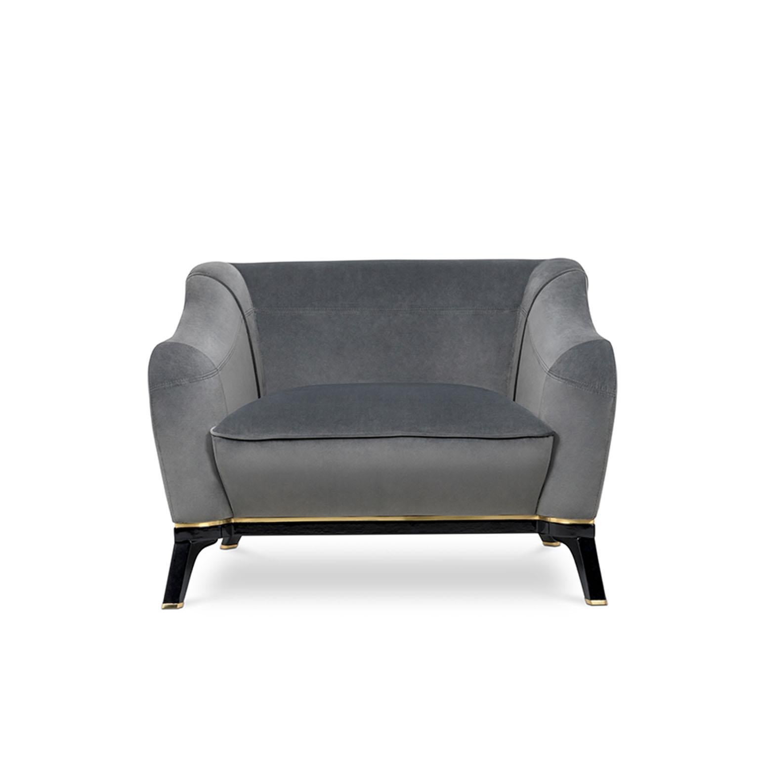 Inspired by the noir movie scene, the Saboteur is the perfect meeting between luxury and comfort. Using only the finest materials, such as velvet and brass, this armchair will become your favorite dwelling in the house.

MATERIALS
Body: Wood, Brass