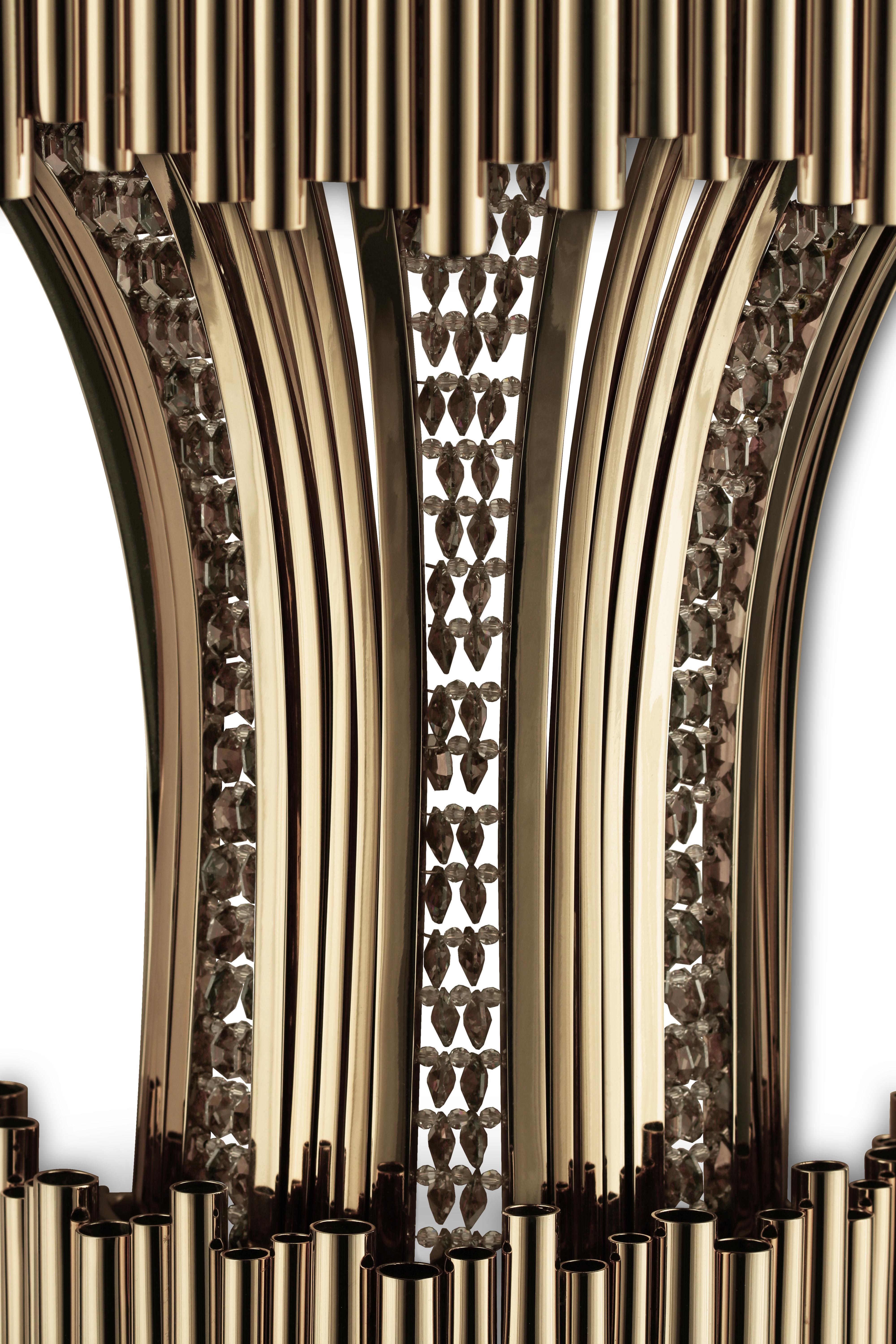 Wandleuchter von Luxxu Scala aus Messing mit Swarovski-Kristall-Details im Zustand „Neu“ im Angebot in New York, NY