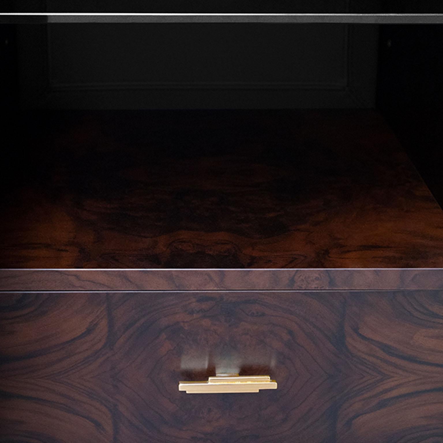 Tenor-Sideboard aus schwarzem Lack mit Messing und Holz (Portugiesisch) im Angebot