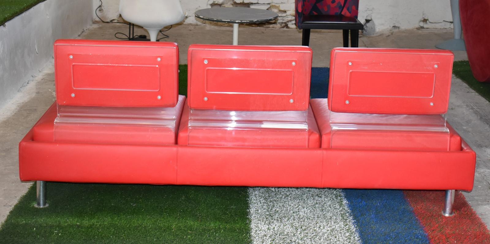 Italienische Modernität und Luxus  Design Sofa  Rotes Leder   1990s im Angebot 2