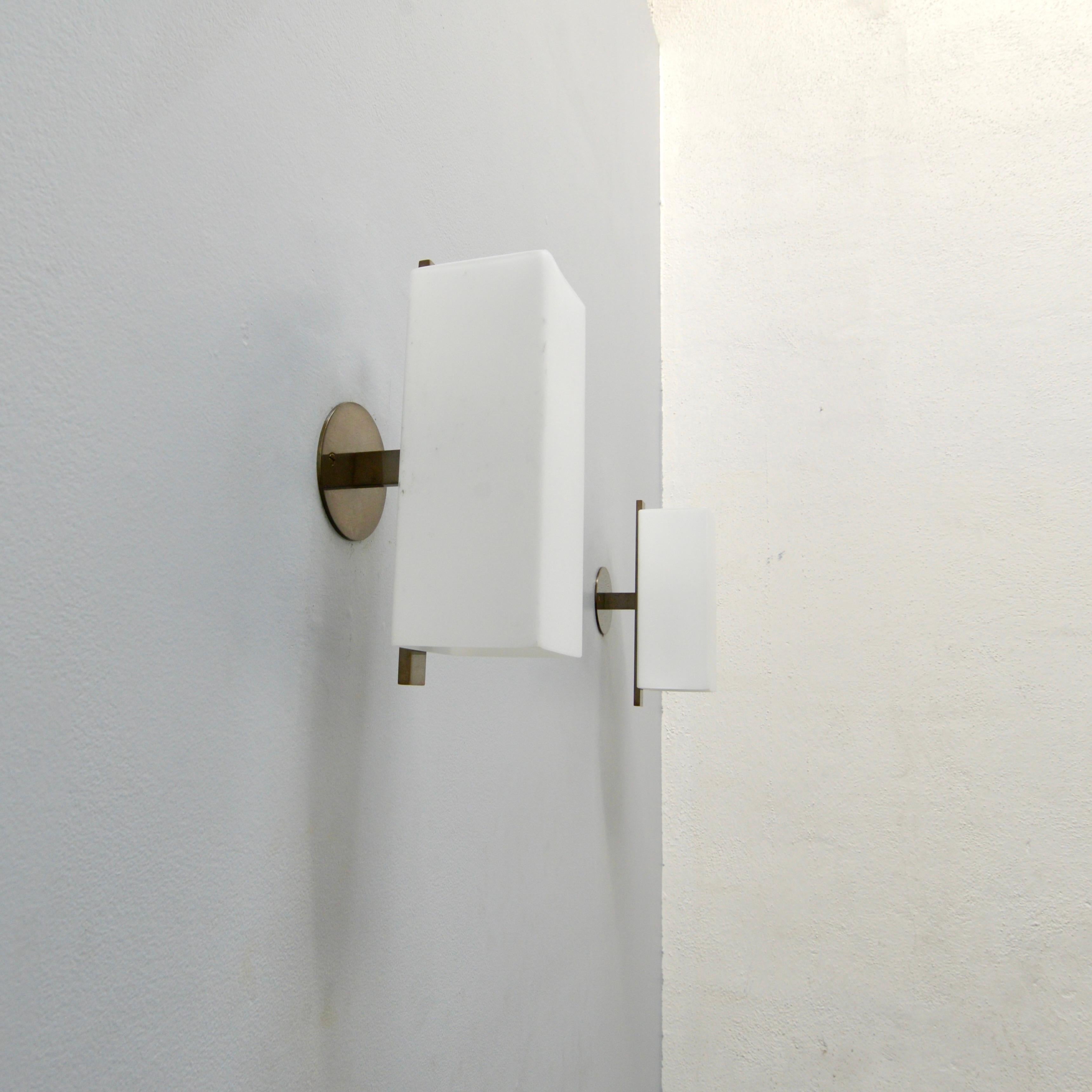 Mid-Century moderno LUZQT Sconce MD BRZ di Lumfardo Luminaires in vendita