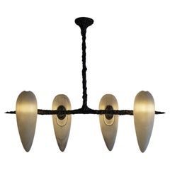 Suspension horizontale LV-426 en bronze coulé patiné, par William Guillon
