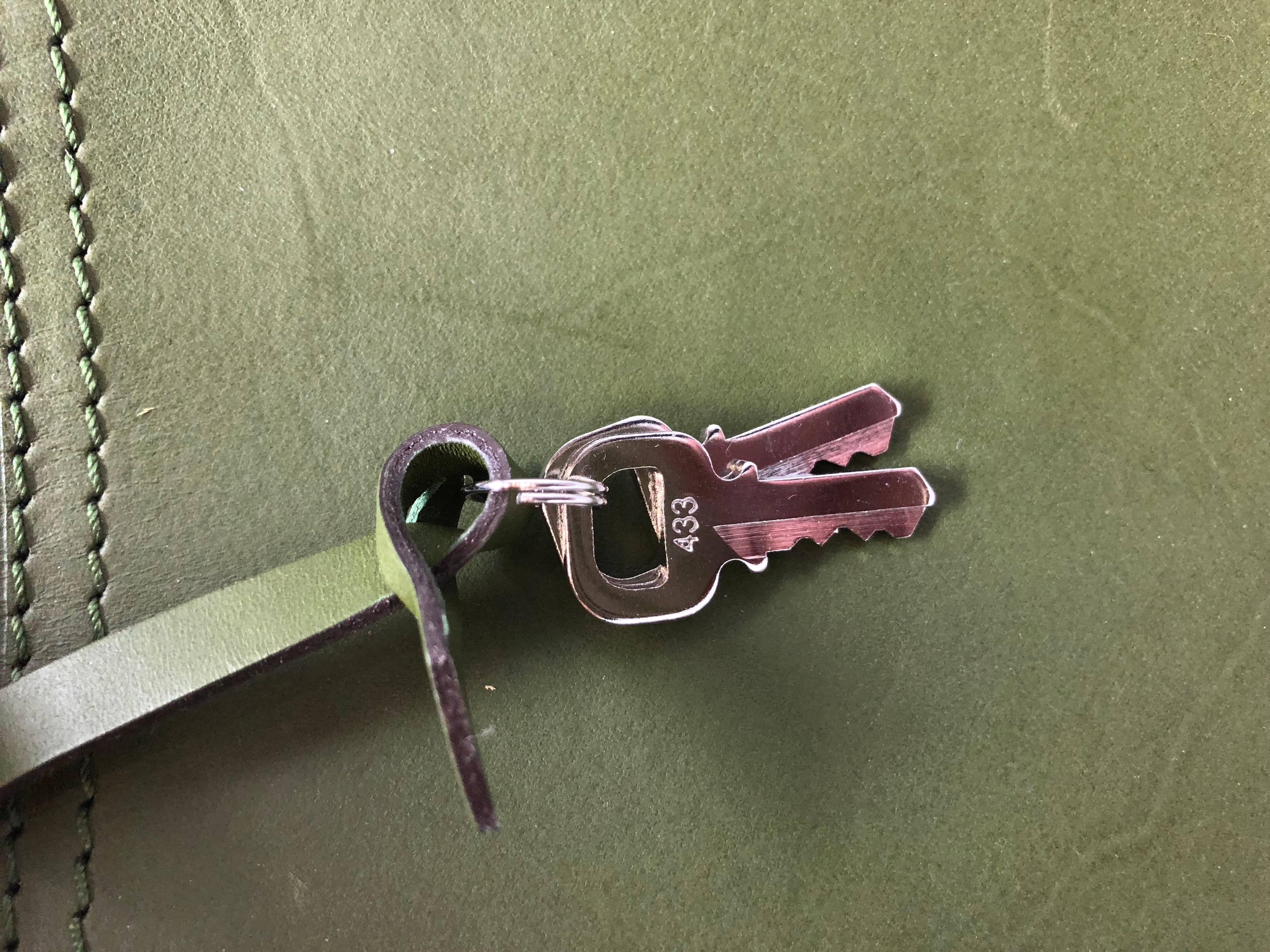 Louis Vuitton Vert Nomade 50 bandouliere In Excellent Condition In Athens, GA