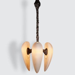 LV426 BALANCED Pendente scultoreo in bronzo e porcellana di William Guillon, 2022