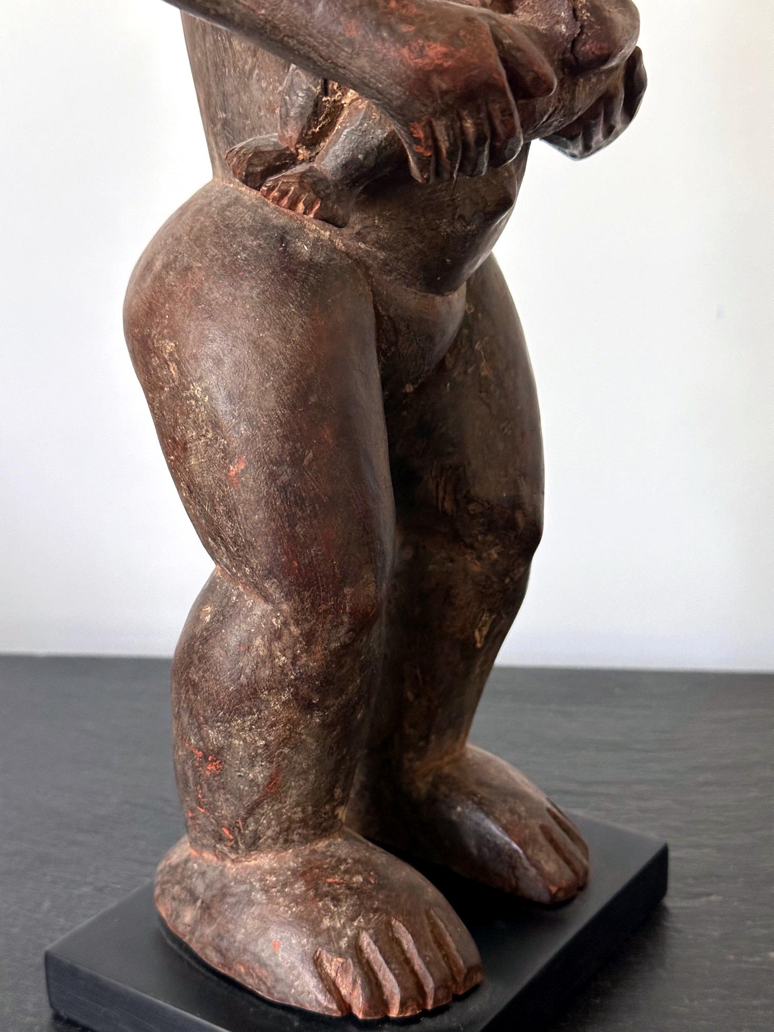 Lwalwa Mother Figure Holding Baby DR Congo Africa with Provenance For Sale 4