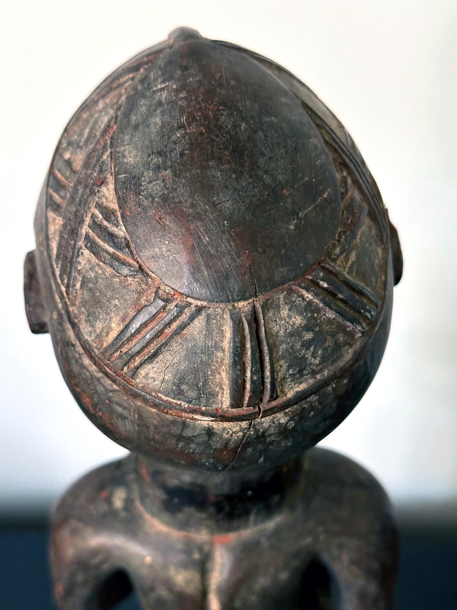 Lwalwa Mother Figure Holding Baby DR Congo Africa with Provenance For Sale 5