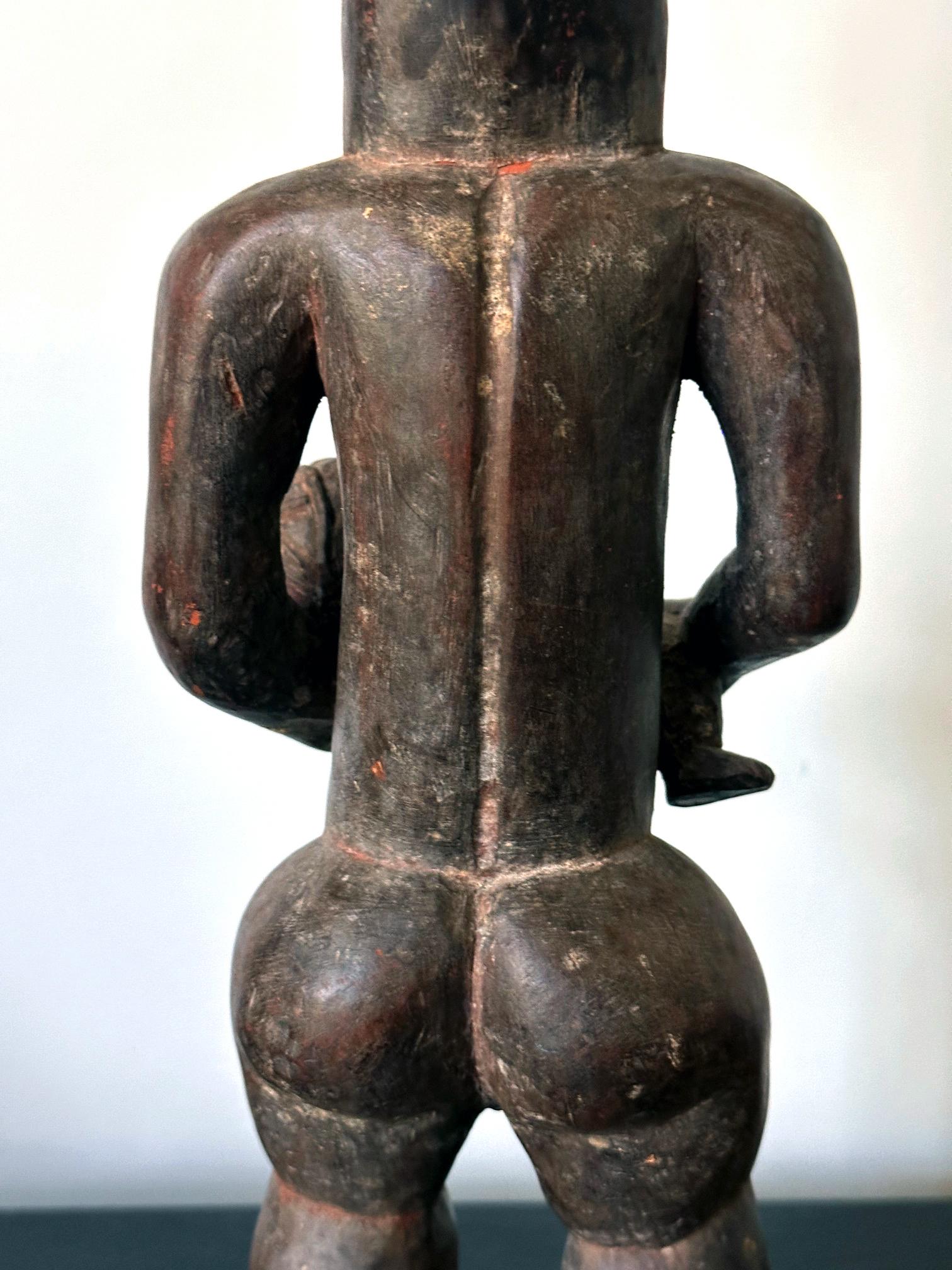 Lwalwa Mother Figure Holding Baby DR Congo Africa with Provenance For Sale 6