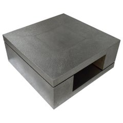 Mesa LX2 de MDF revestido de bronce blanco envejecido by Stephanie Odegard