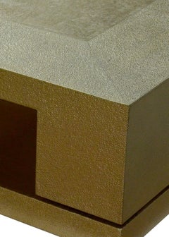 Mesa LX2 de latón revestido sobre MDF hecha a mano en la India por Stephanie Odegard