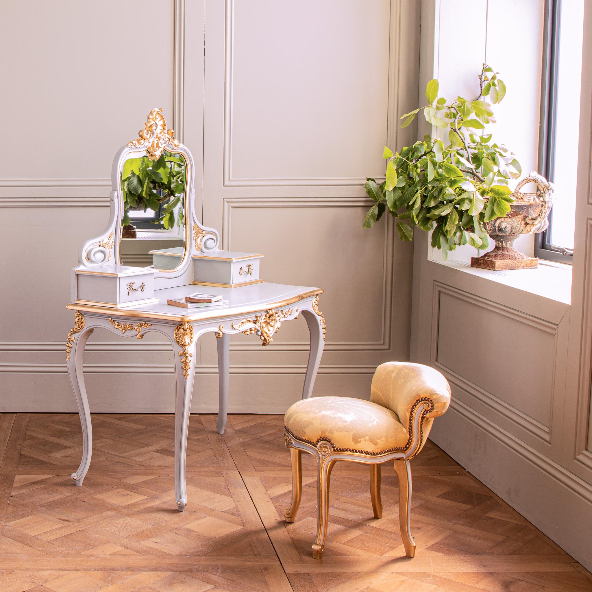 XXIe siècle et contemporain Table de coiffeuse style LXV en vente