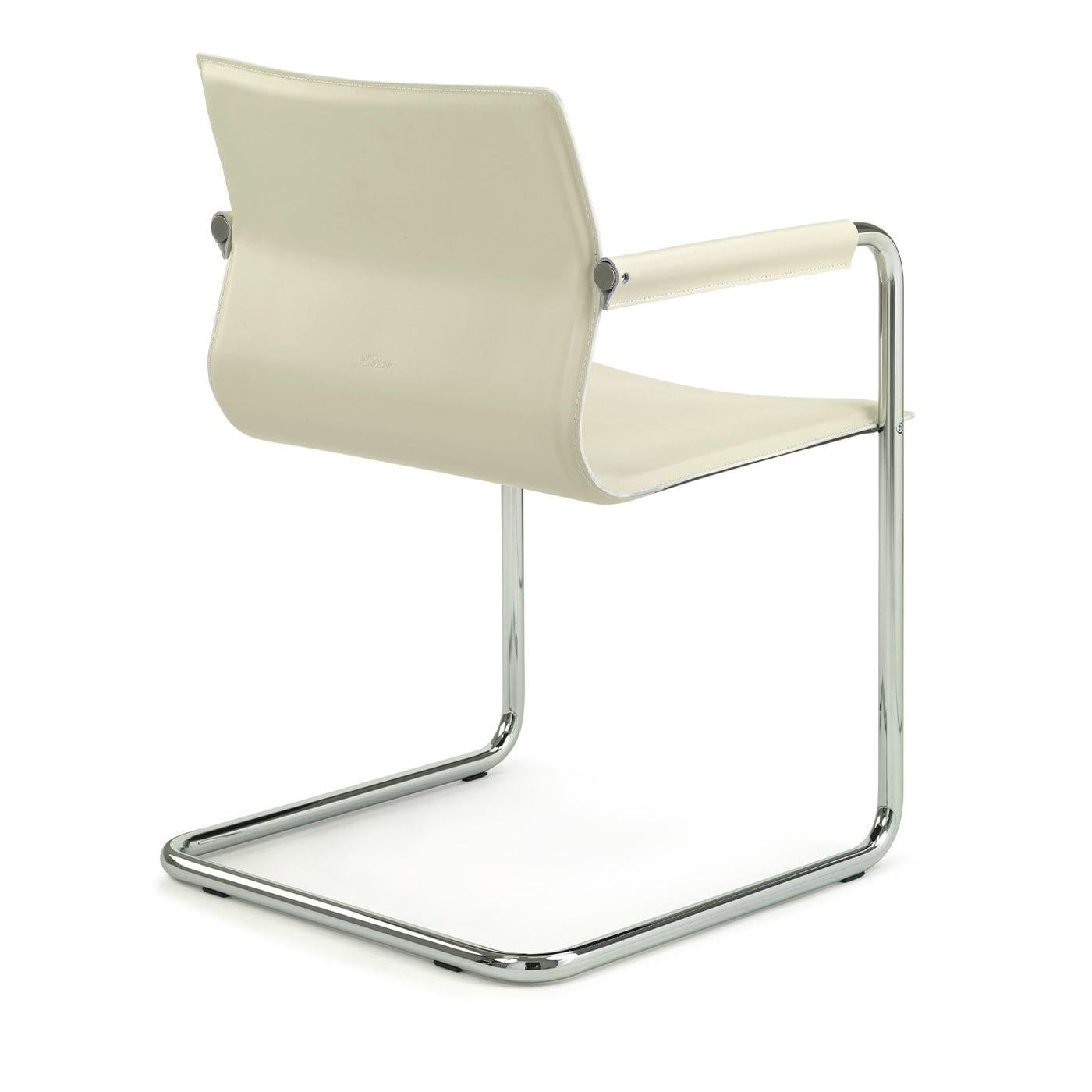 Silla Lybra con brazos cubiertos de Enrico Pellizzoni Siglo XXI y contemporáneo en venta