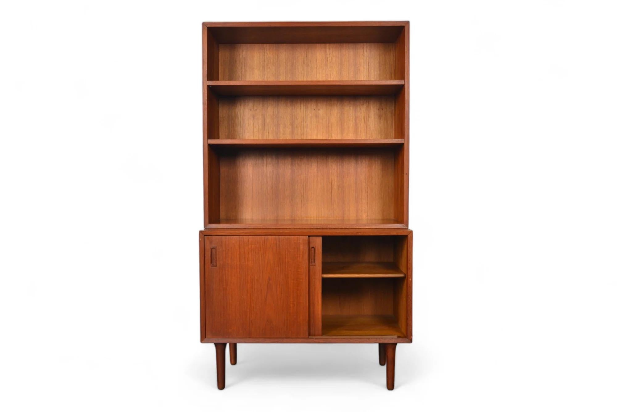 Lyby Møbler Piccola Credenza in Teak con Libreria Hutch in vendita 2