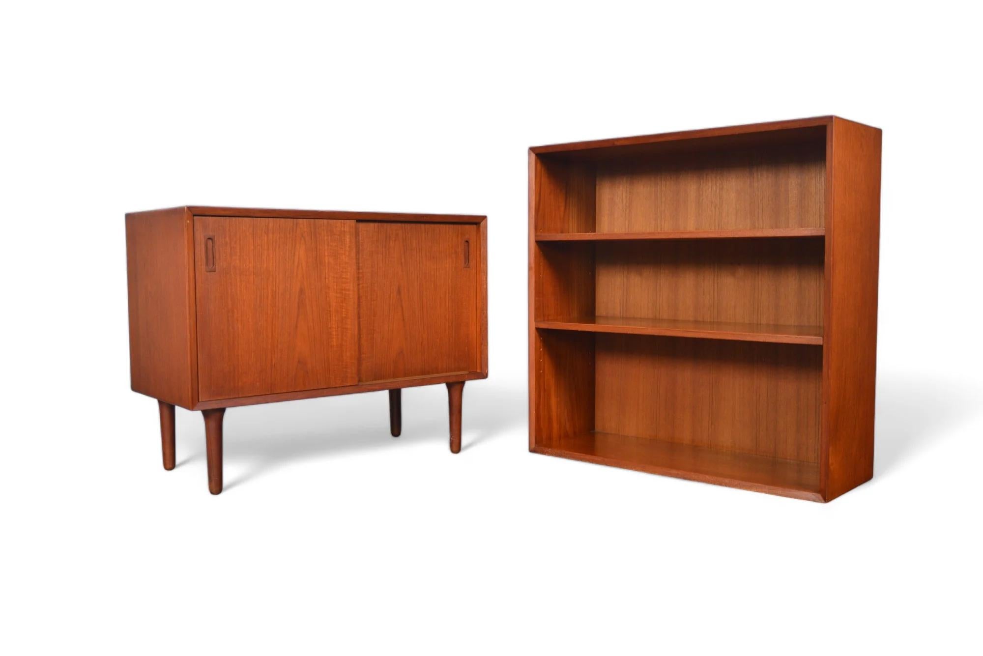 Lyby Møbler Piccola Credenza in Teak con Libreria Hutch in vendita 3