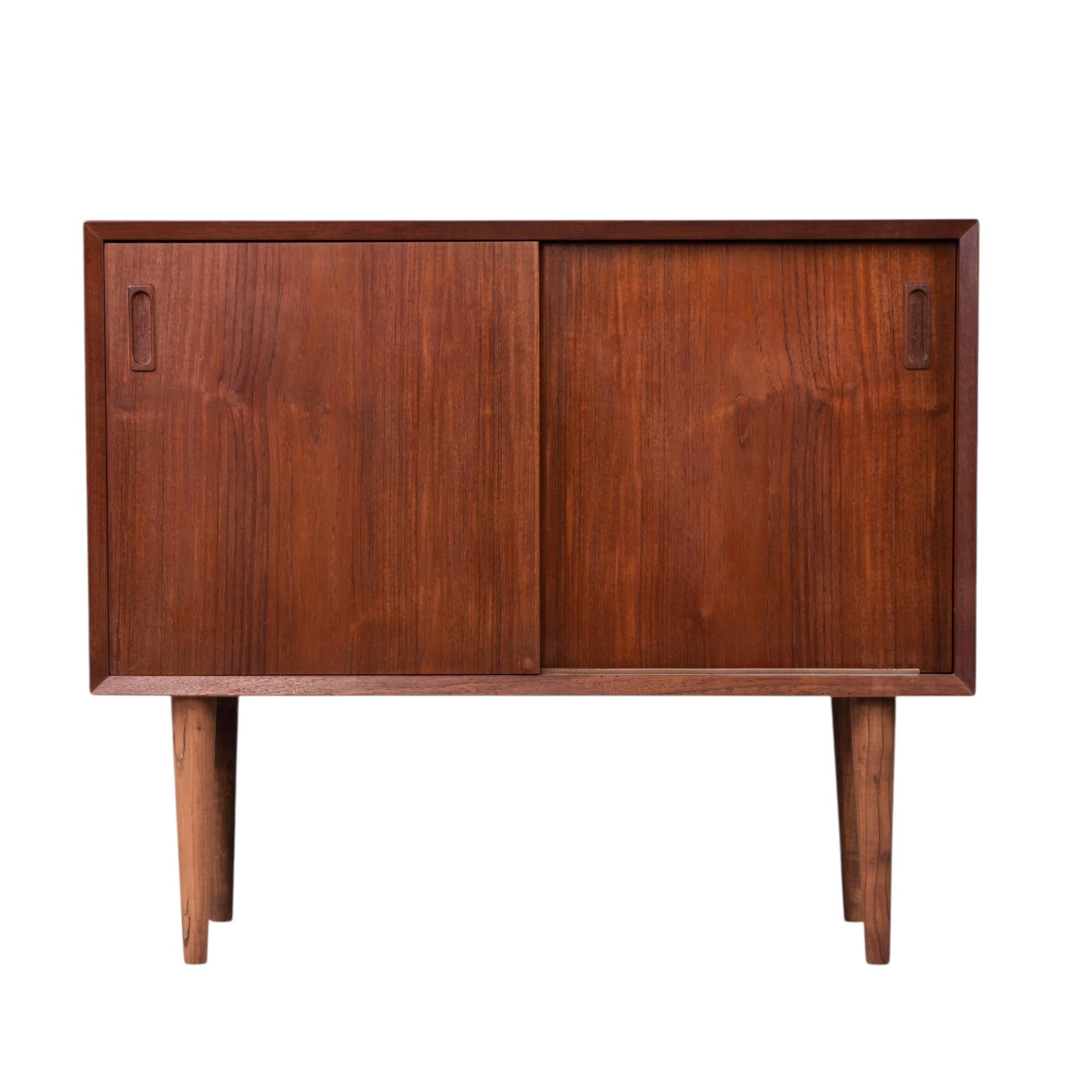 Lyby Mobler Armadio e libreria modulare danese moderna in teak in vendita 5
