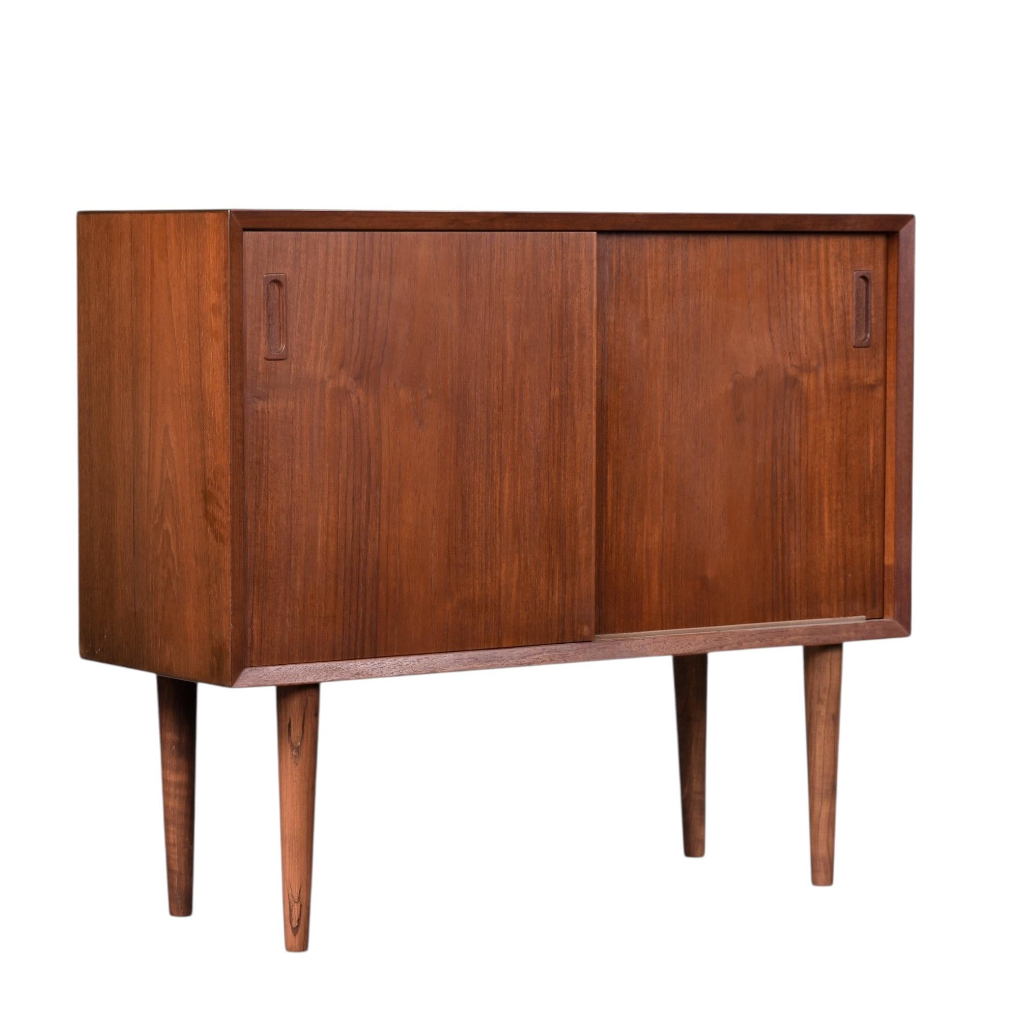 Lyby Mobler Armadio e libreria modulare danese moderna in teak in vendita 9