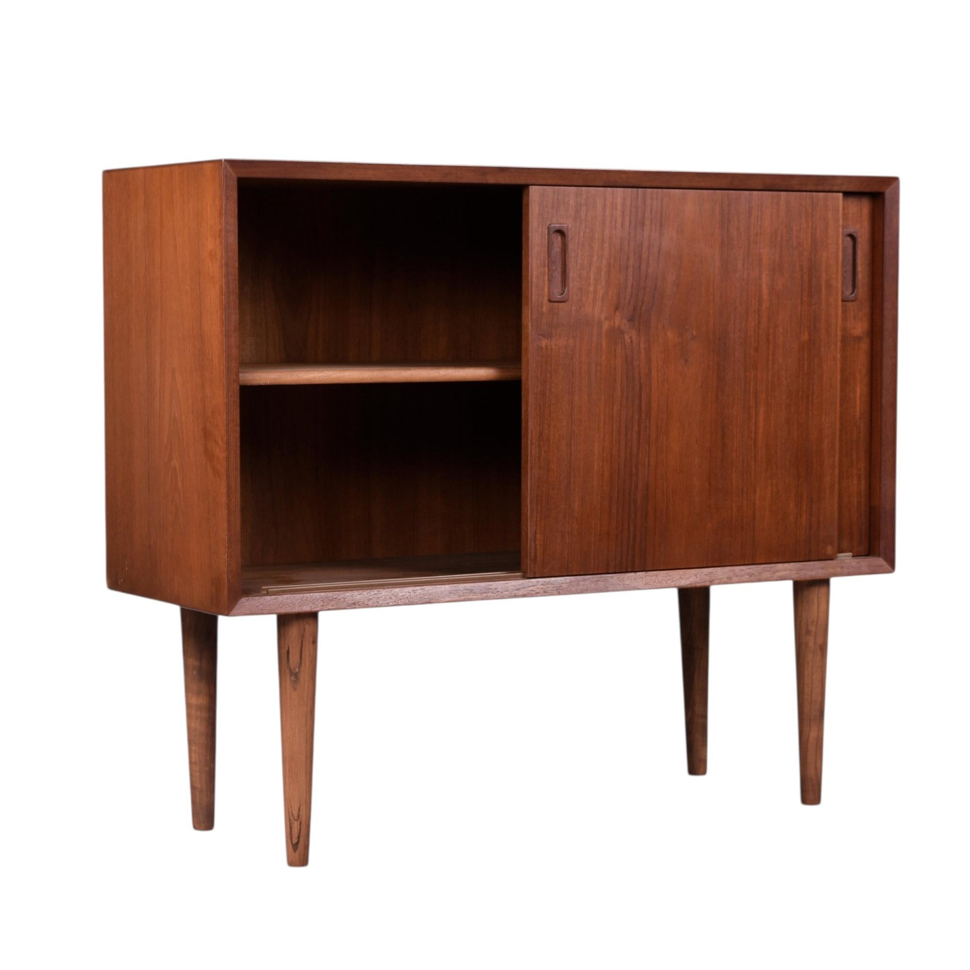 Lyby Mobler Armadio e libreria modulare danese moderna in teak in vendita 11