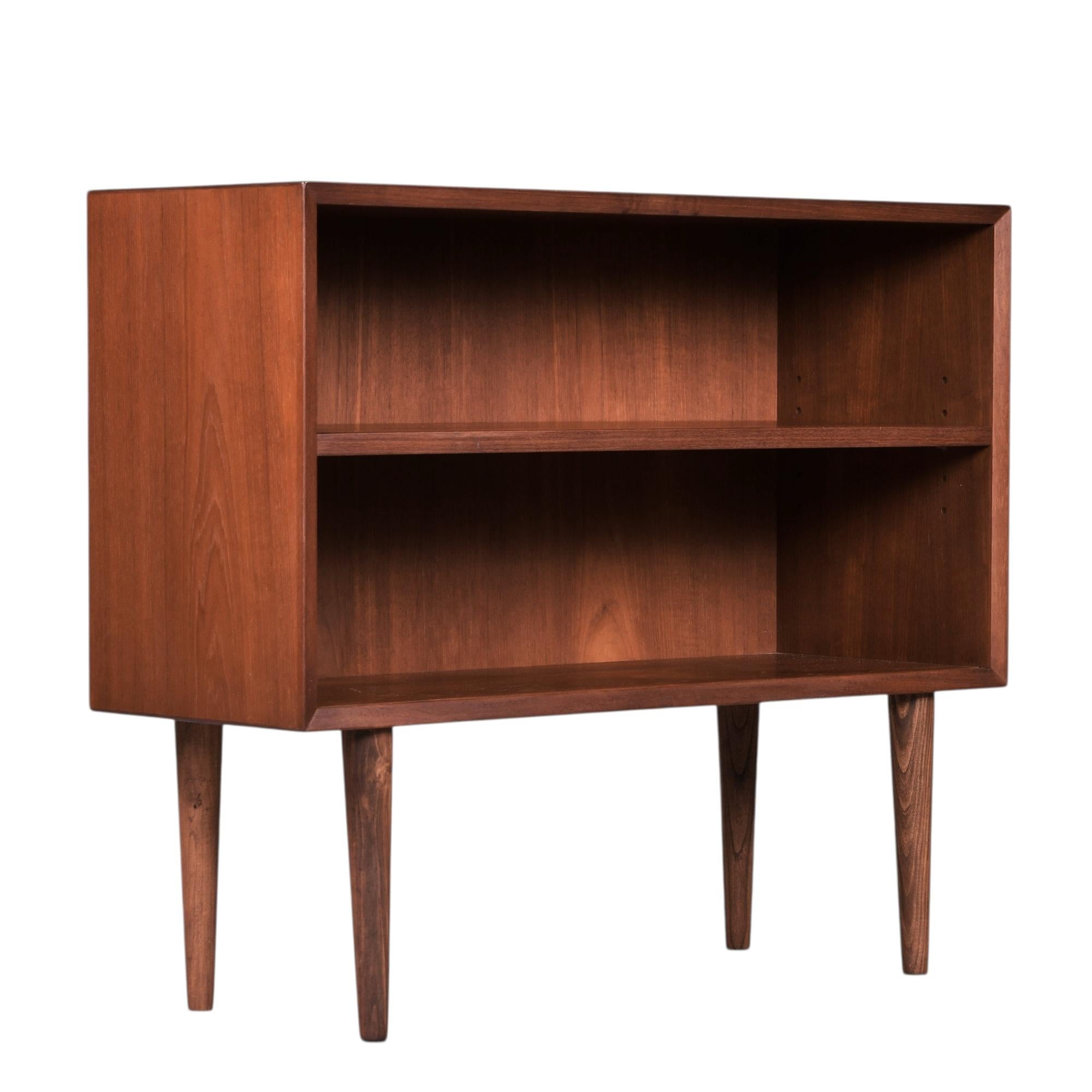 Teak Lyby Mobler Armadio e libreria modulare danese moderna in teak in vendita