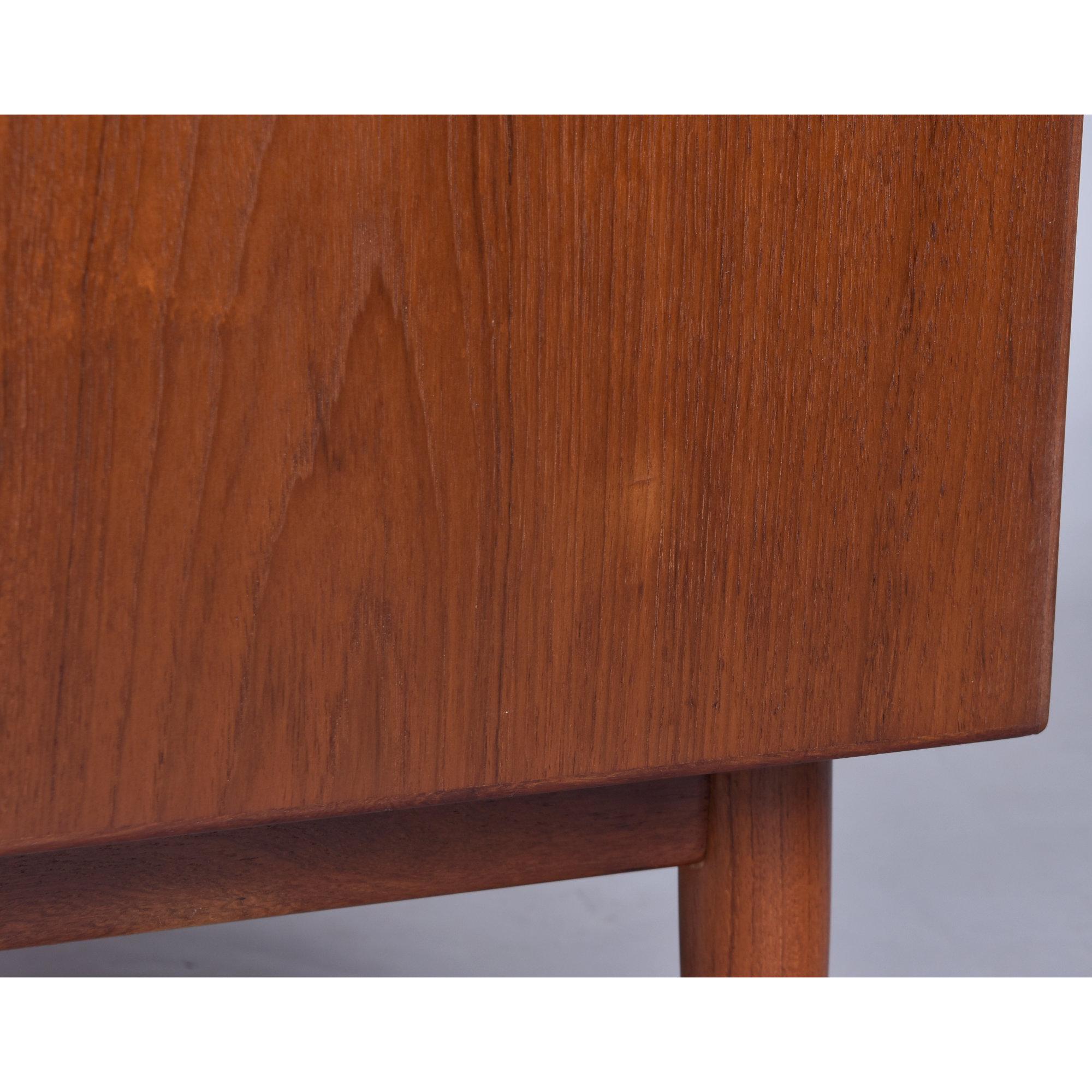 Lyby Mobler Armadio Moderno Danese in Teak con Anta Scorrevole in vendita 5