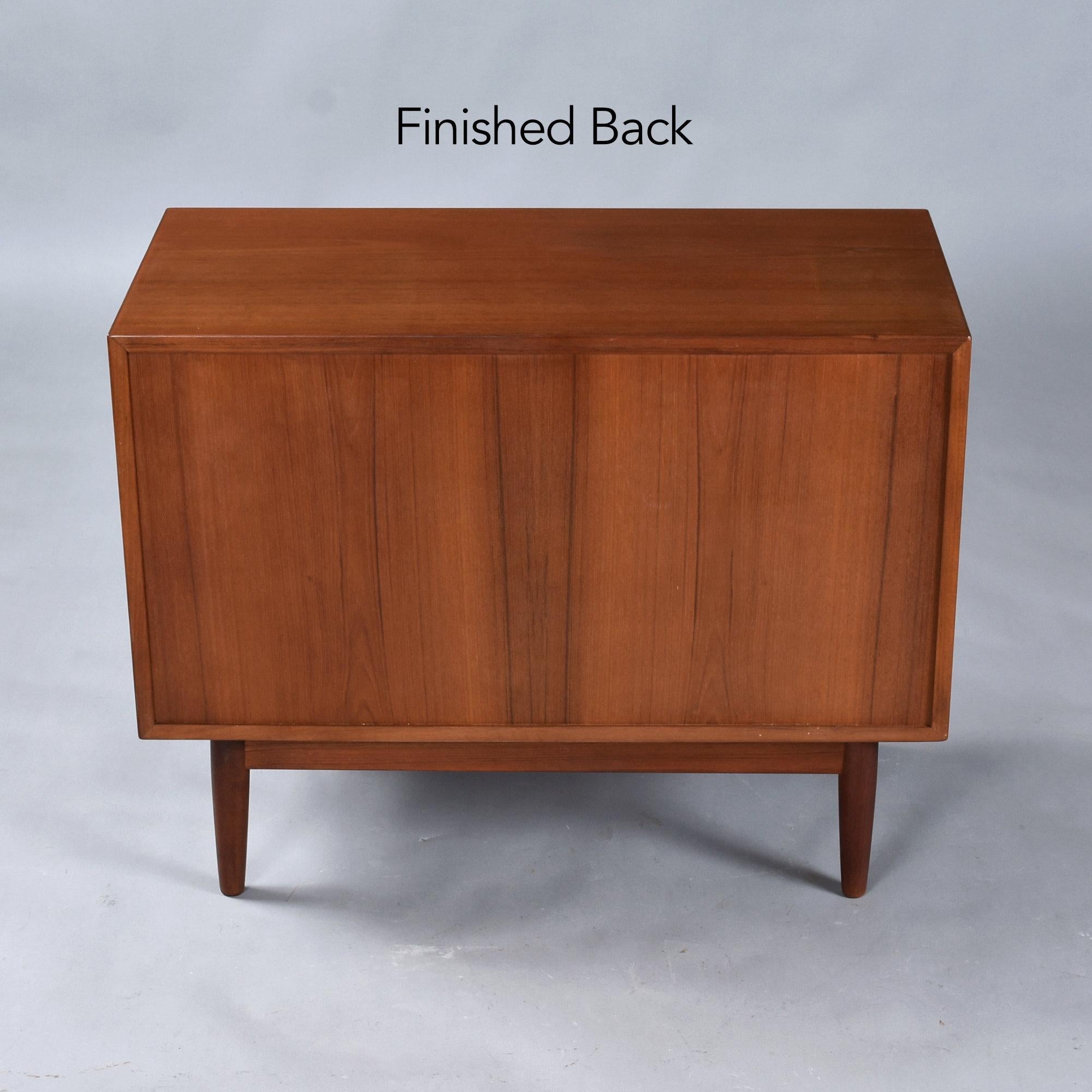 

Il mobile perfetto per il luogo perfetto. È difficile trovare una credenza compatta, la maggior parte dei mobili con queste proporzioni sono cassettiere. Non temere, hai trovato esattamente quello che stavi cercando! Questo mobile ha una larghezza