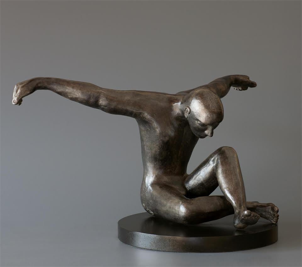 Sitting Man Large - Sculpture by Lydia Da Silva
