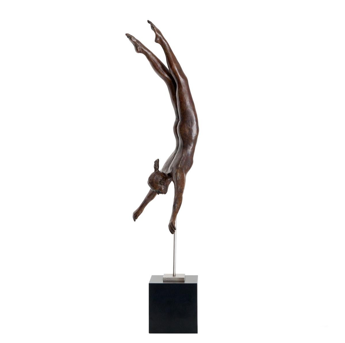 Lydia Da Silva Nude Sculpture – Swan Diver Weiblich Medium