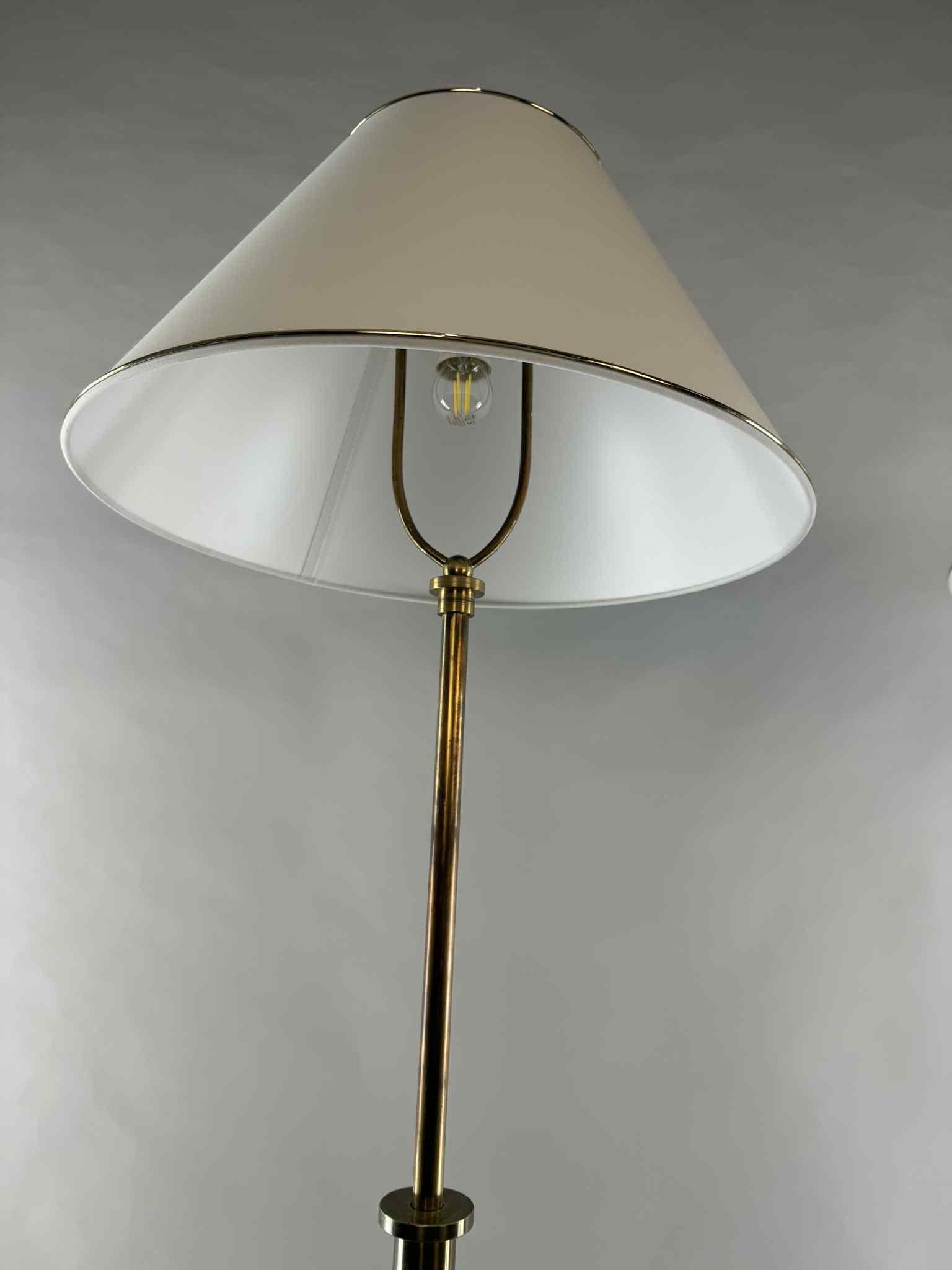 Laiton Ensemble de lampadaires Lyfa, Danemark, milieu du XXe siècle en vente