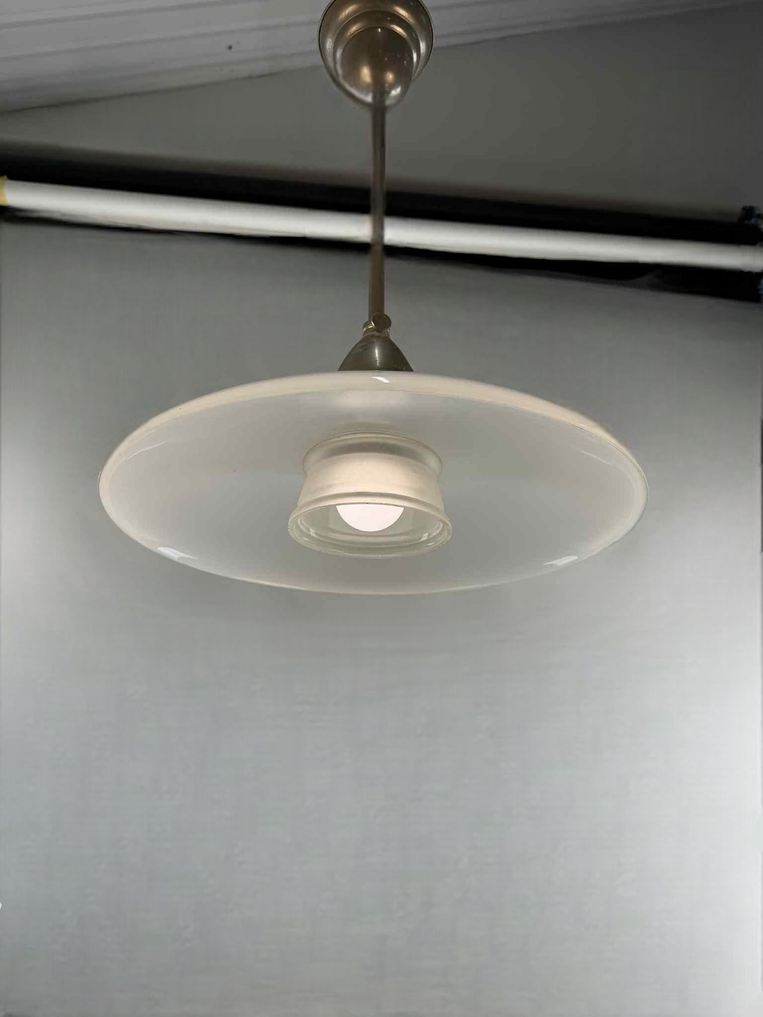 Lampada a sospensione Lyfa in nichel e vetro, anni '50 - Ø45 cm In condizioni buone in vendita a Egå, DK