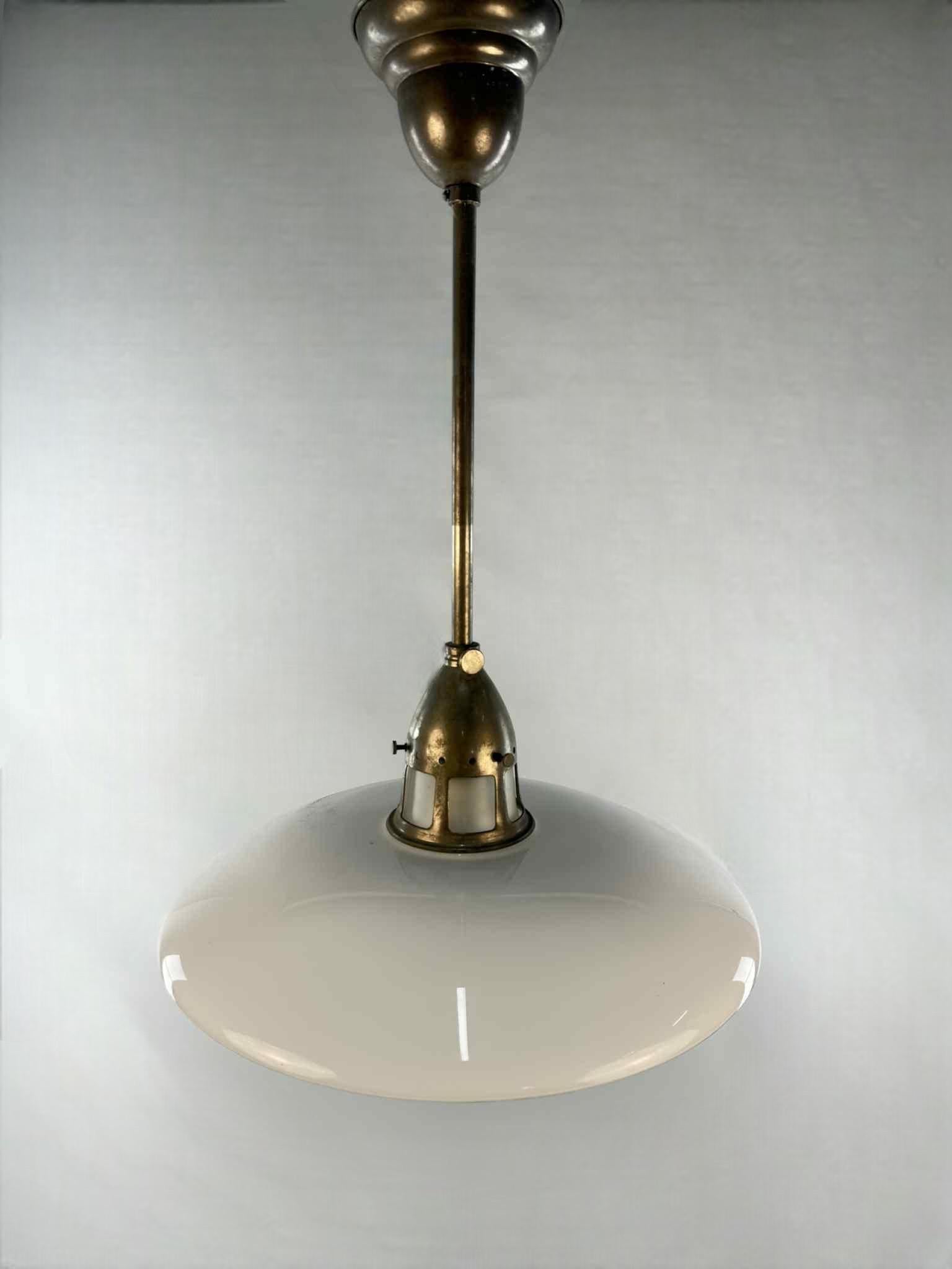 Metà XX secolo Lampada a sospensione Lyfa in nichel e vetro, anni '50 - Ø45 cm in vendita