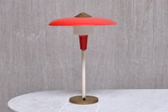 Lampe de table rouge Lyfa en laiton et métal, Danemark, fin des années 1950