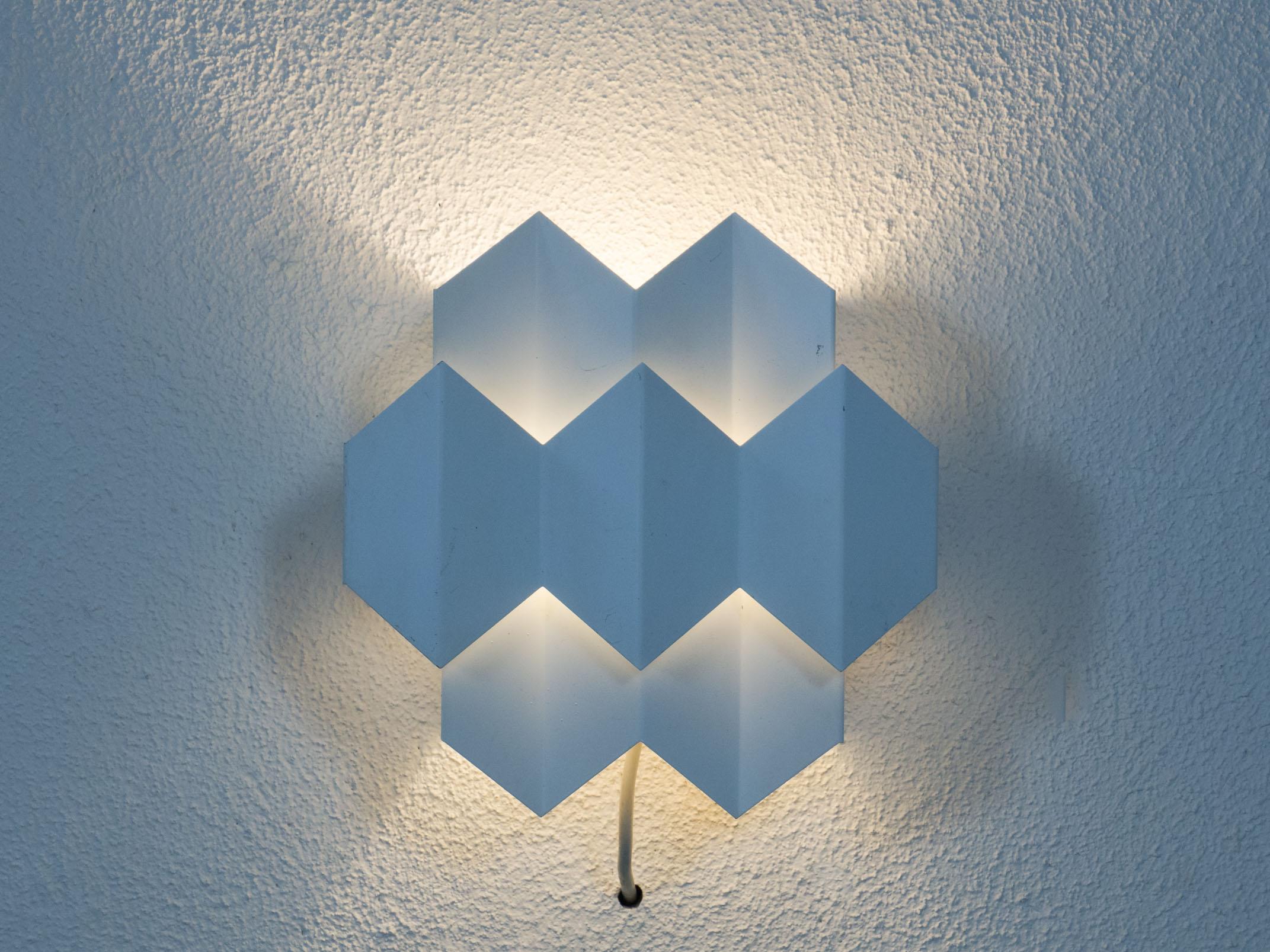 Scandinavian Modern Lyfa ‘Septet’ wall lamp – Bent Karlby For Sale
