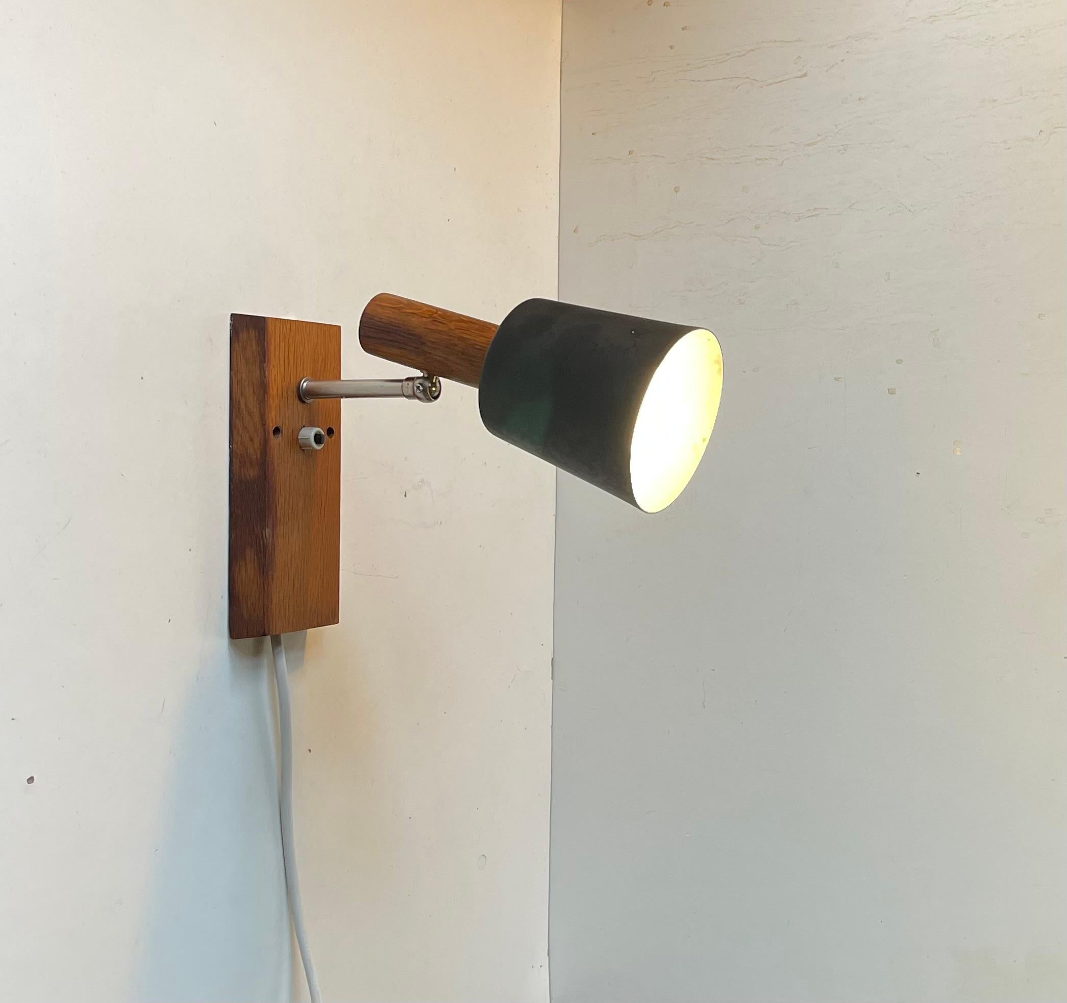 Lyfa Silva - Lampada da parete regolabile in nero e teak, anni '60 in vendita 3
