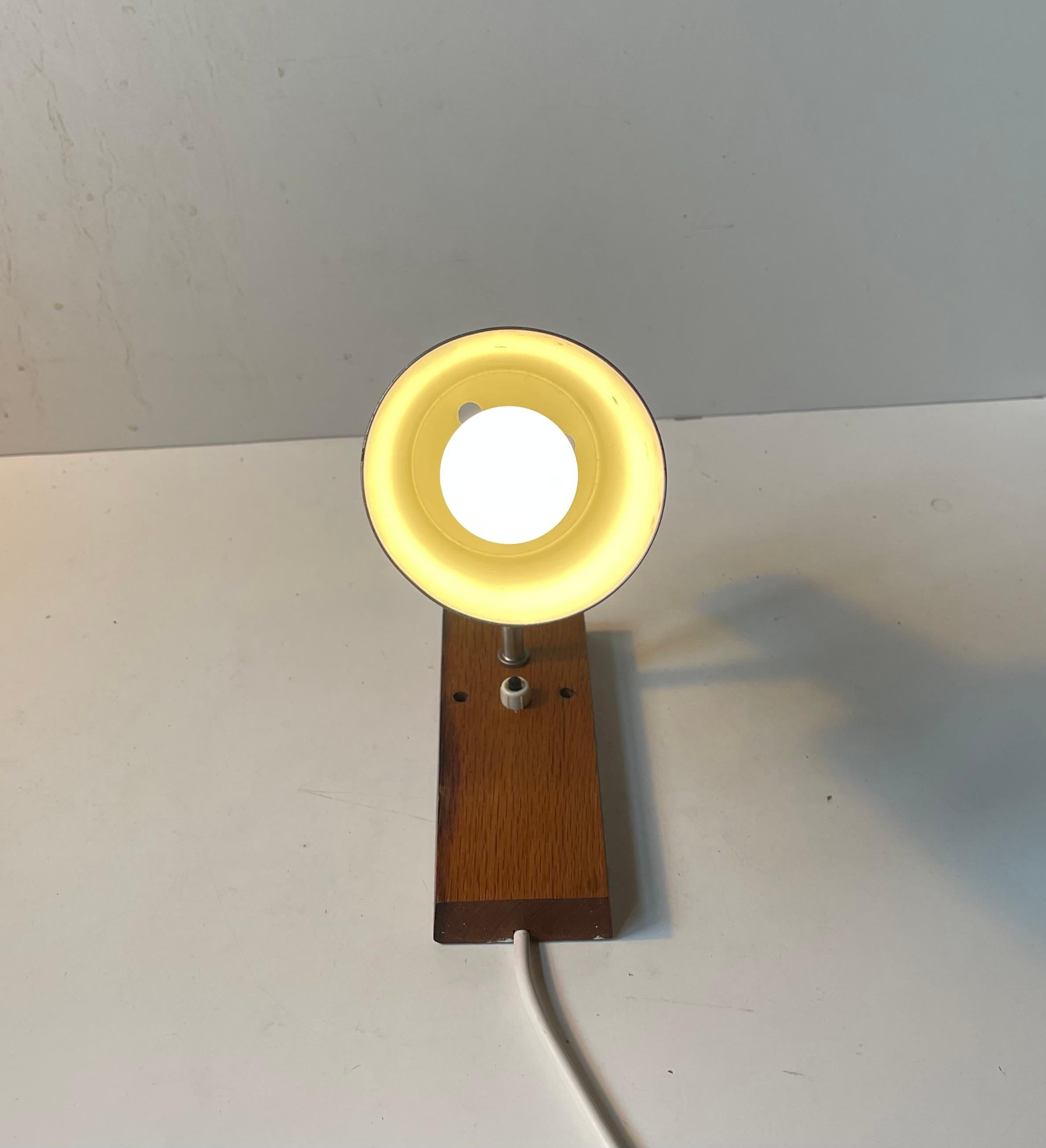 Lyfa Silva - Lampada da parete regolabile in nero e teak, anni '60 in vendita 4