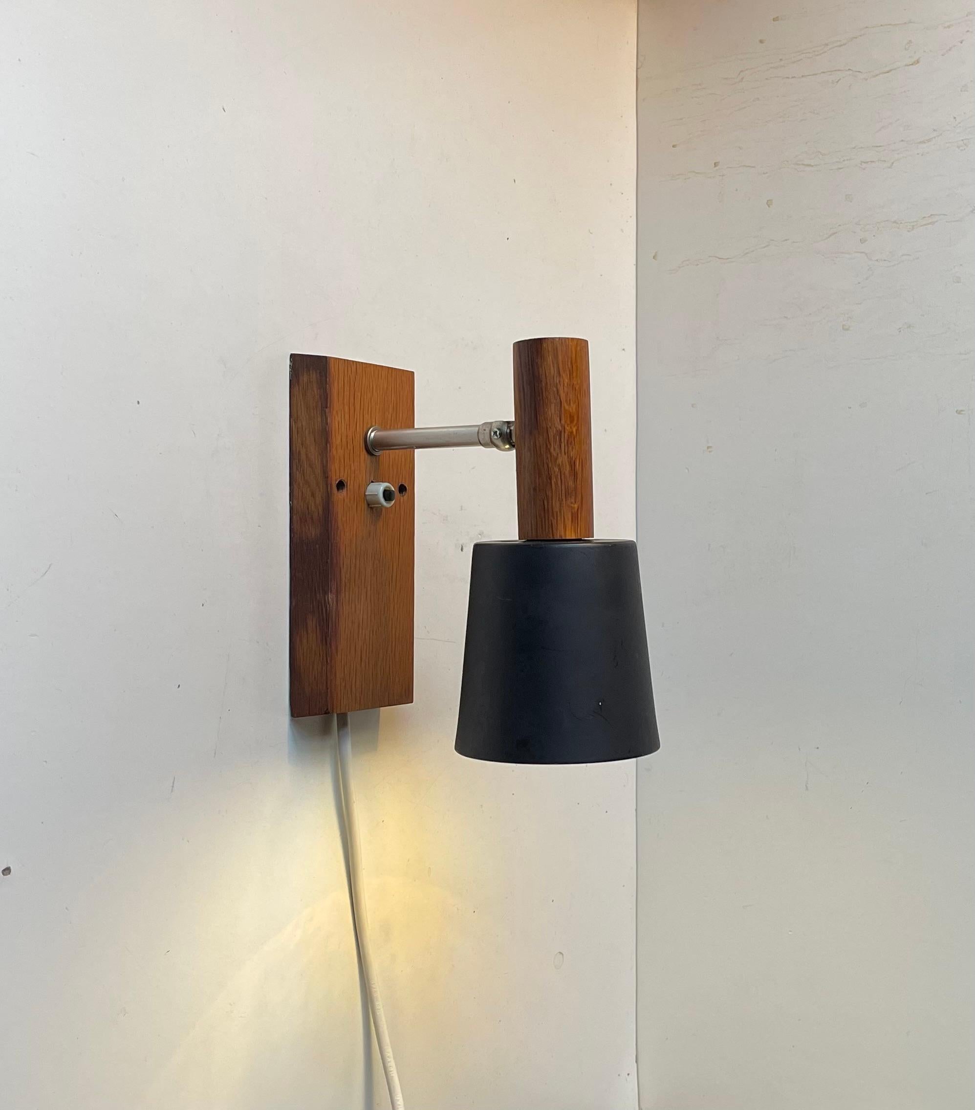 Lyfa Silva - Lampada da parete regolabile in nero e teak, anni '60 in vendita 5