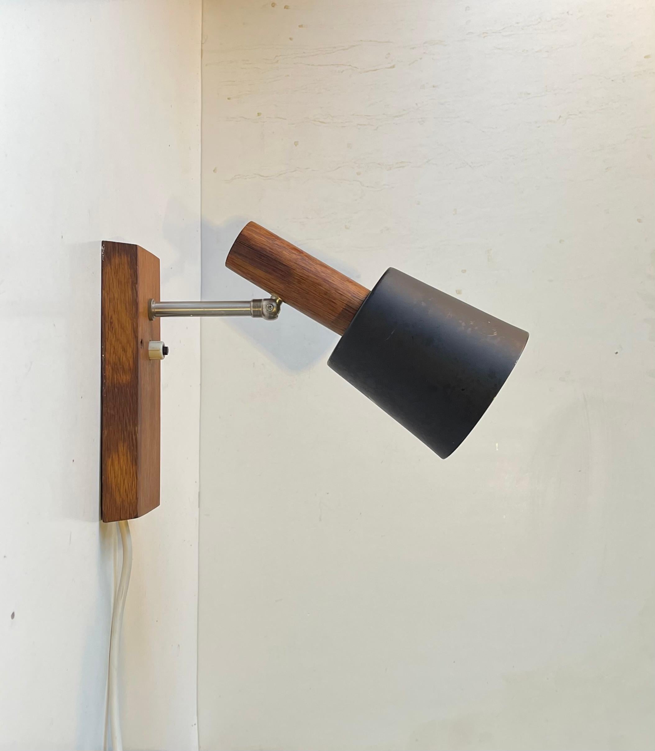 Danese Lyfa Silva - Lampada da parete regolabile in nero e teak, anni '60 in vendita