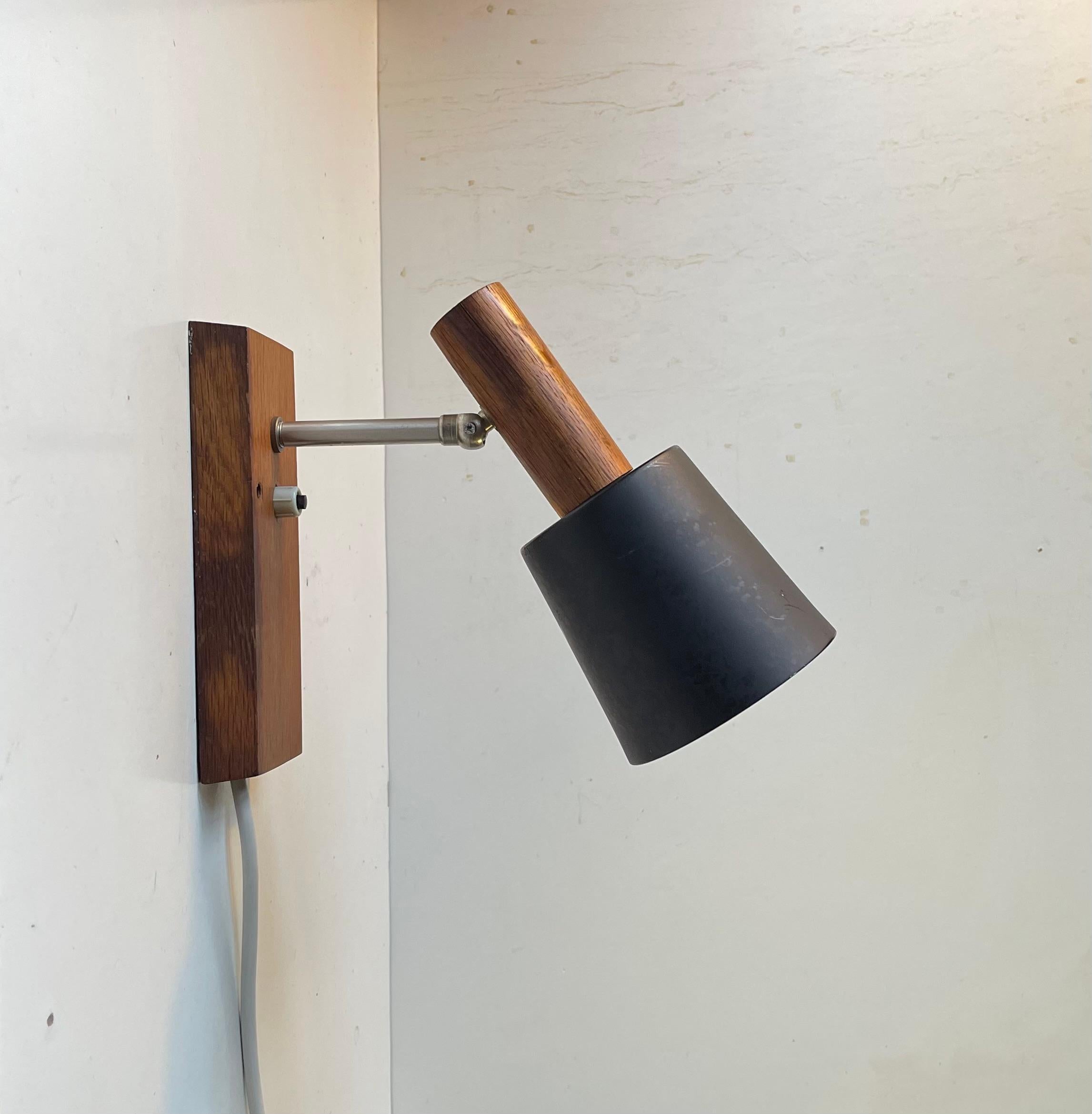 Lyfa Silva - Lampada da parete regolabile in nero e teak, anni '60 In condizioni buone in vendita a Esbjerg, DK