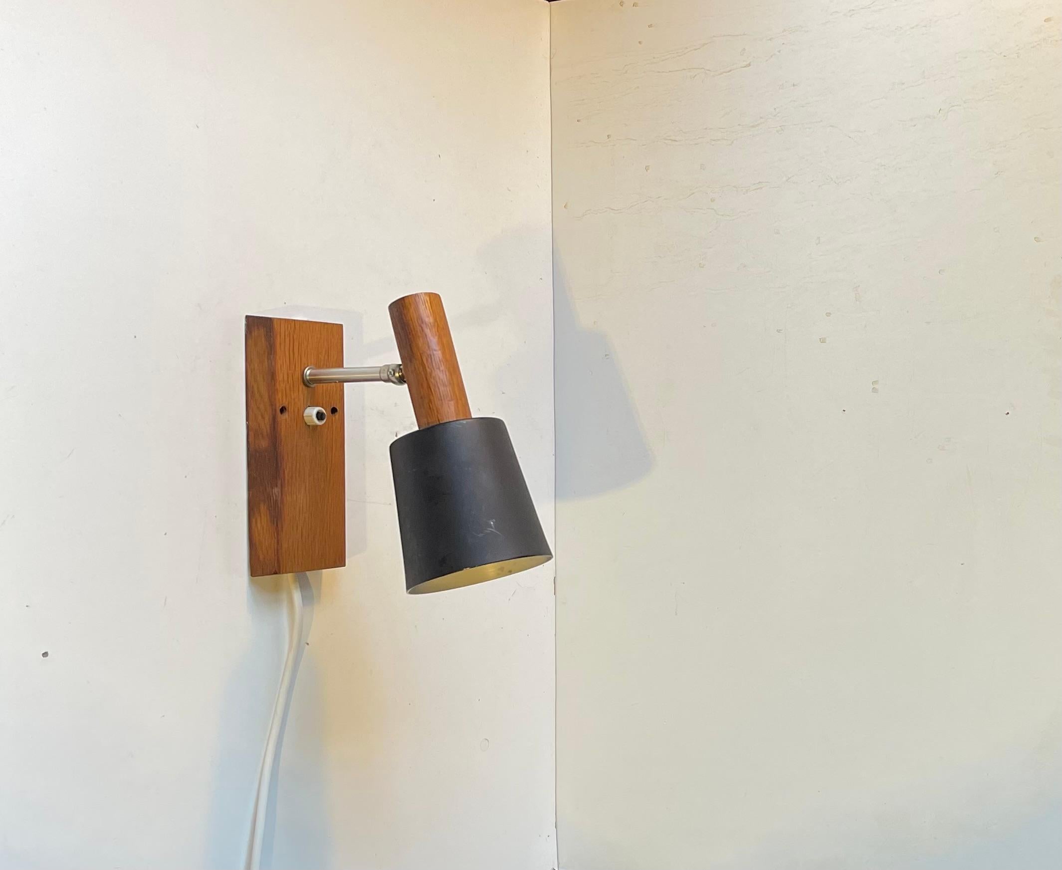 Alluminio Lyfa Silva - Lampada da parete regolabile in nero e teak, anni '60 in vendita