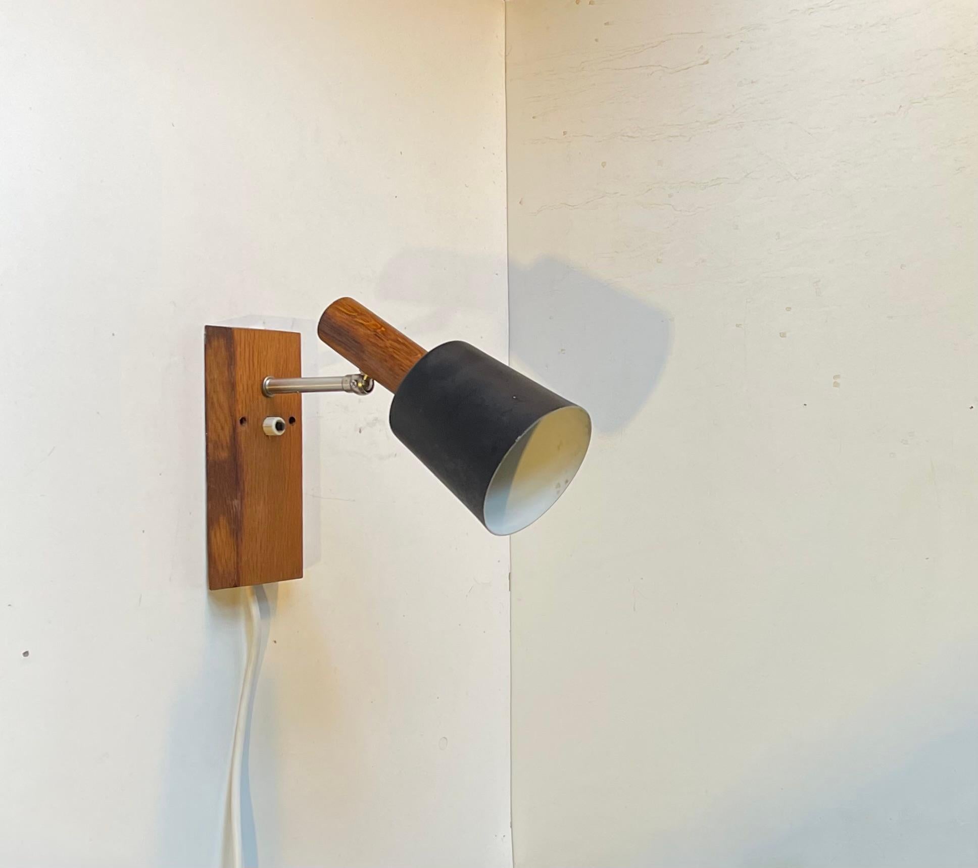 Lyfa Silva - Lampada da parete regolabile in nero e teak, anni '60 in vendita 2