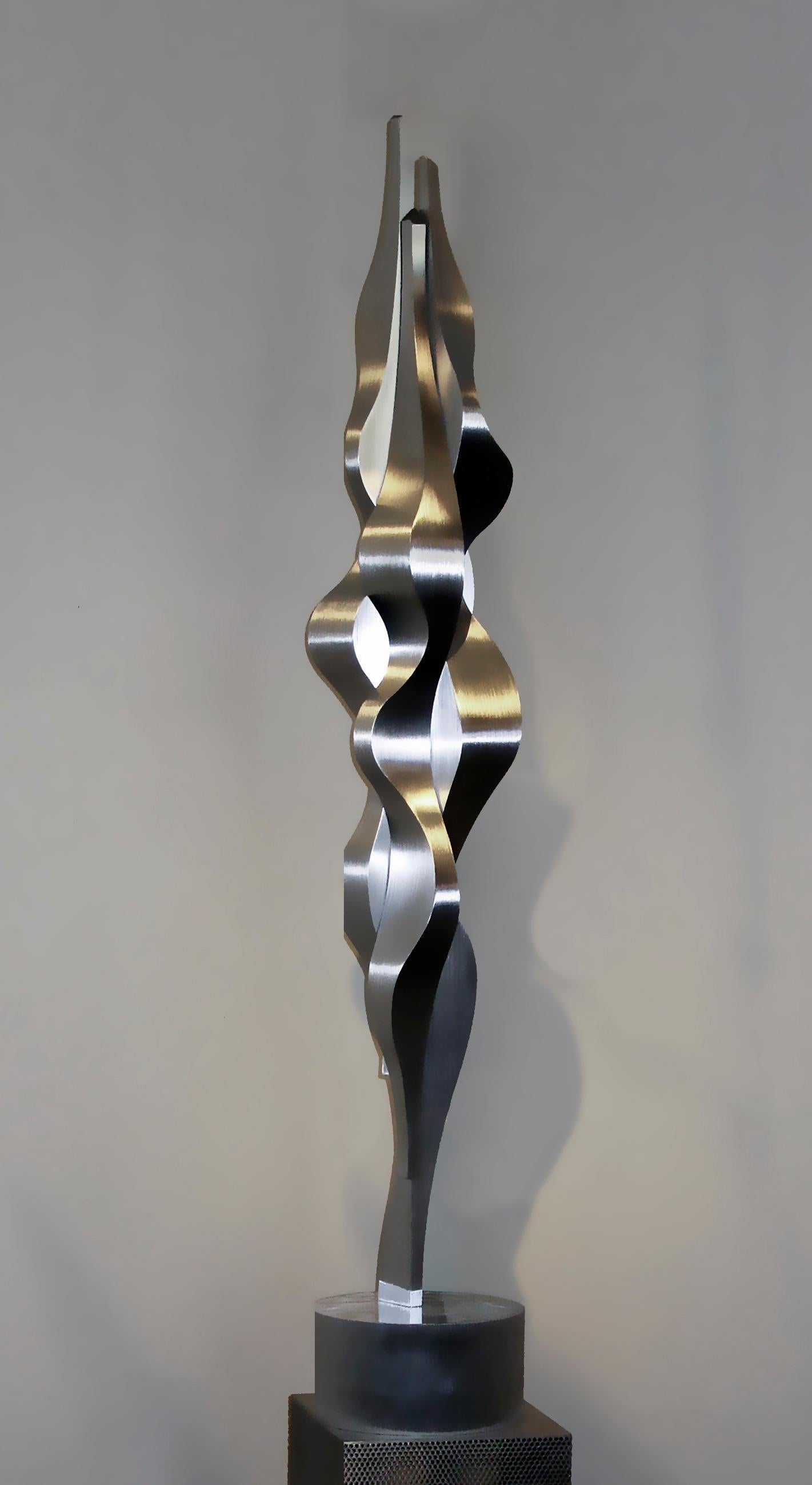 UN COLUMN D'UNDULATION 3 - Abstrait Sculpture par Lyle London