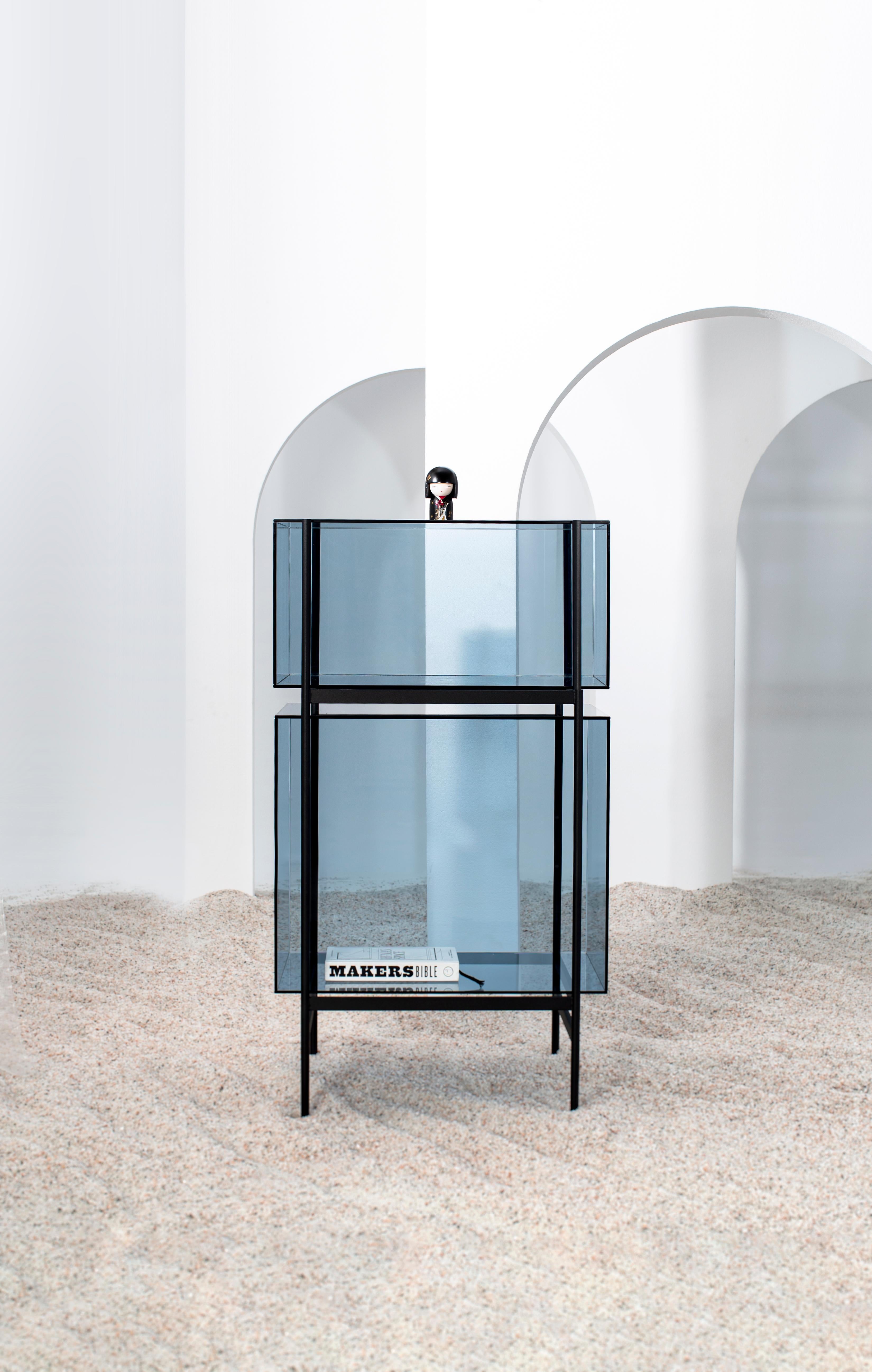 Lyn Small Mirror Black Cabinet by Pulpo 2