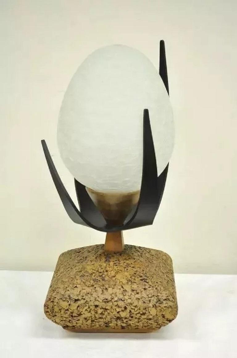 XX secolo Lynard of California Cork Crackled Glass Walnut Atomic Era Modern Egg Table Lamp in vendita