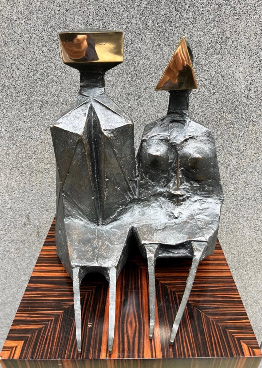 Figurative Sculpture de Lynn Chadwick - Maqueta II Dos figuras sentadas
