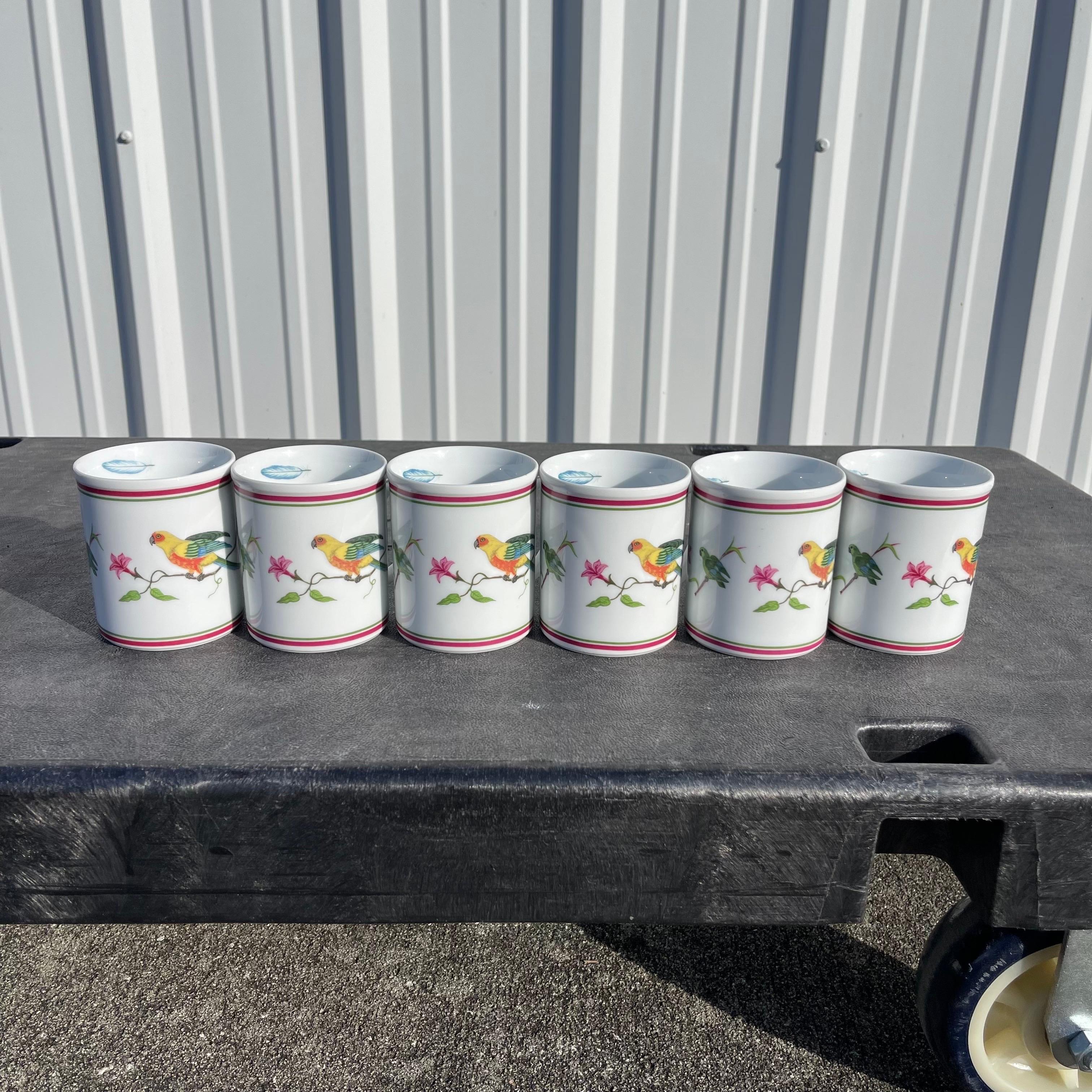 Fin du 20e siècle Tasse à café Parrots of Paradise de Lynn Chase, lot de 6 en vente