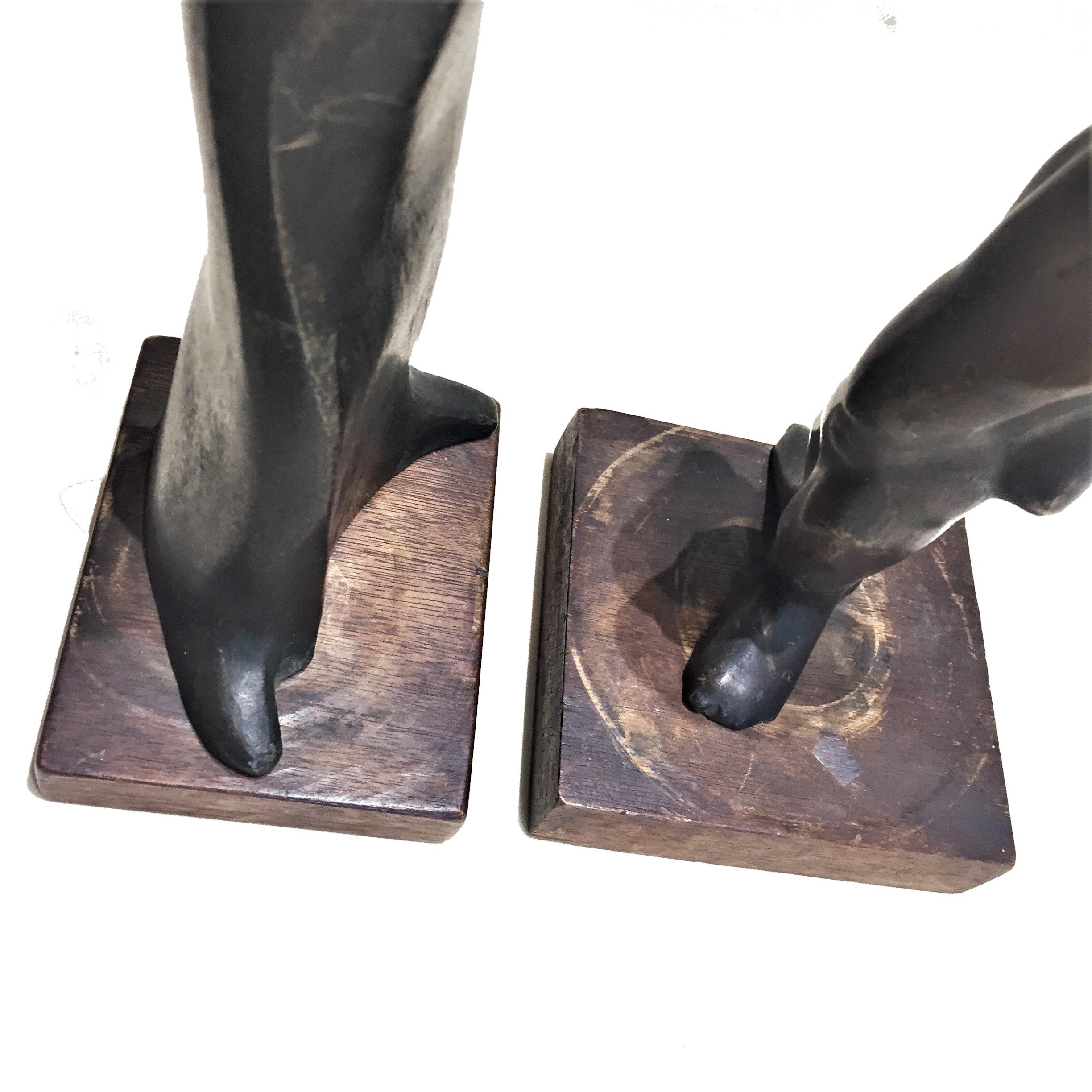 Lynn Davis, Pareja, grupo escultórico móvil de bronce patinado, hacia 1961 mediados del siglo XX en venta