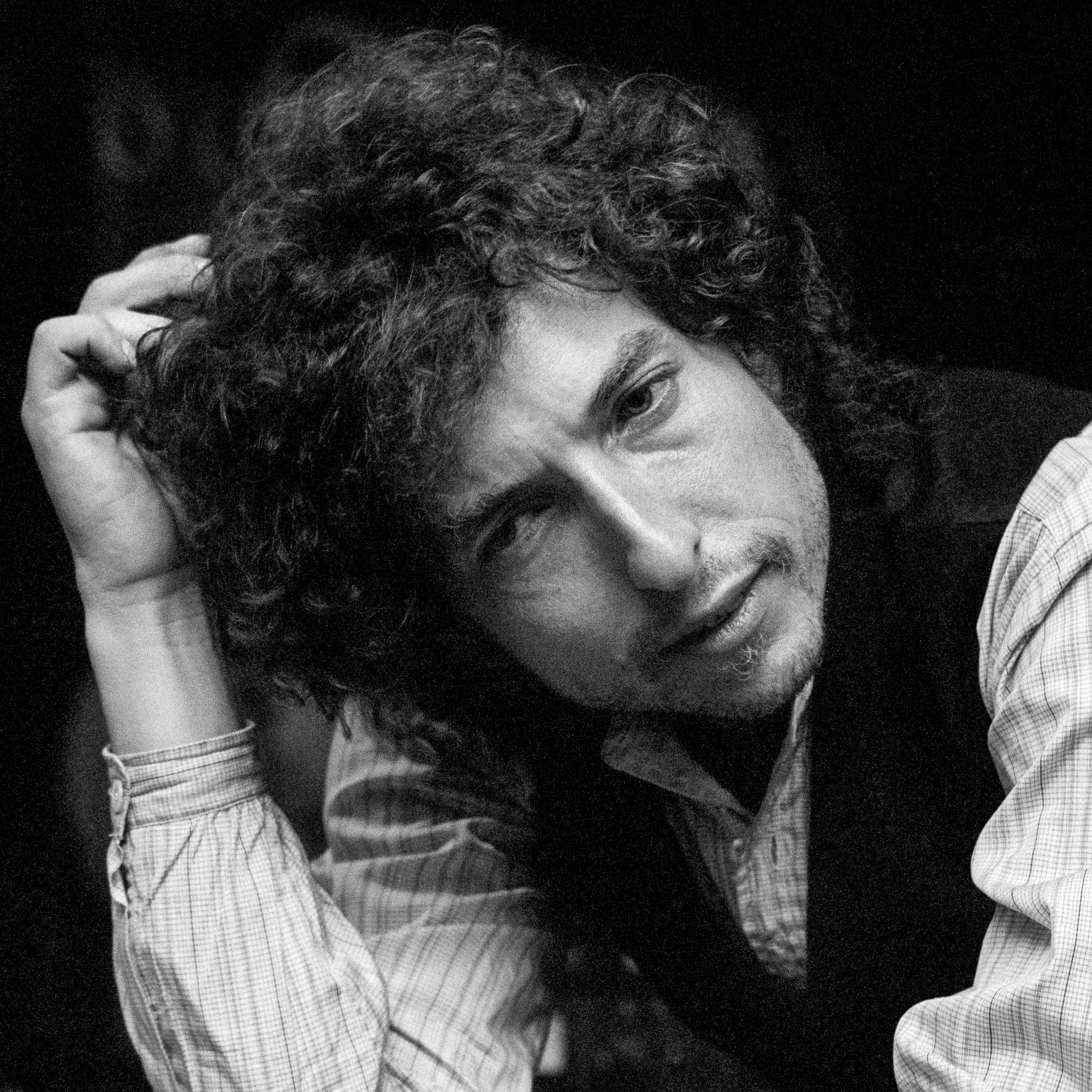 Lynn Goldsmith Portrait Photograph - Bob Dylan Scratching Head, 1976