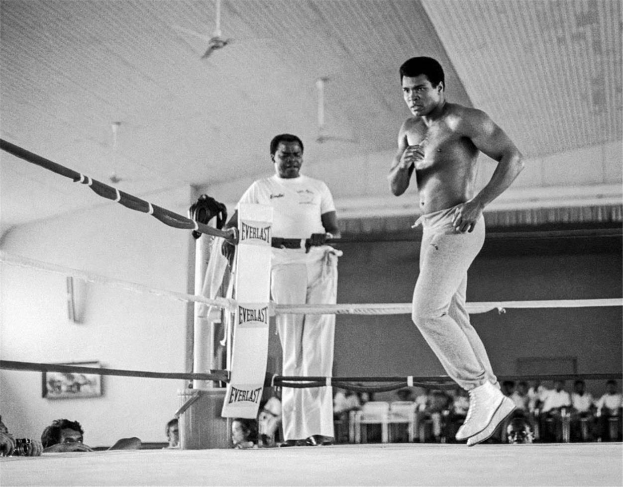 Lynn Goldsmith Black and White Photograph - Muhammad Ali