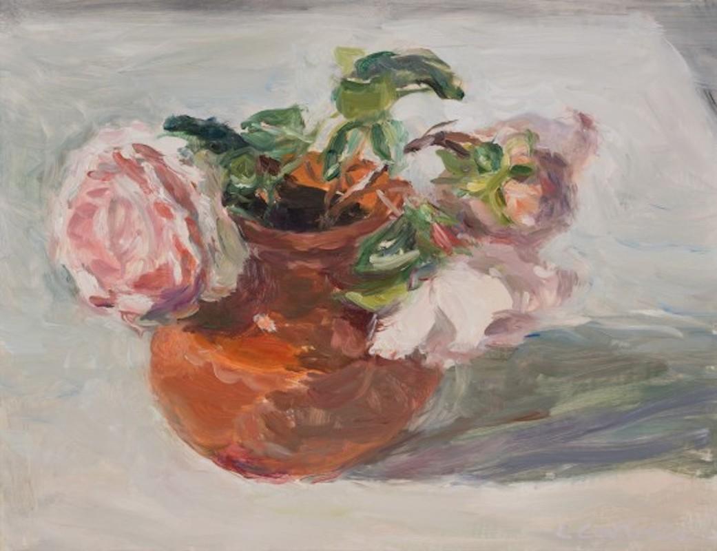 Lynne Cartlidge Figurative Painting - Roses in a Terracotta Pot