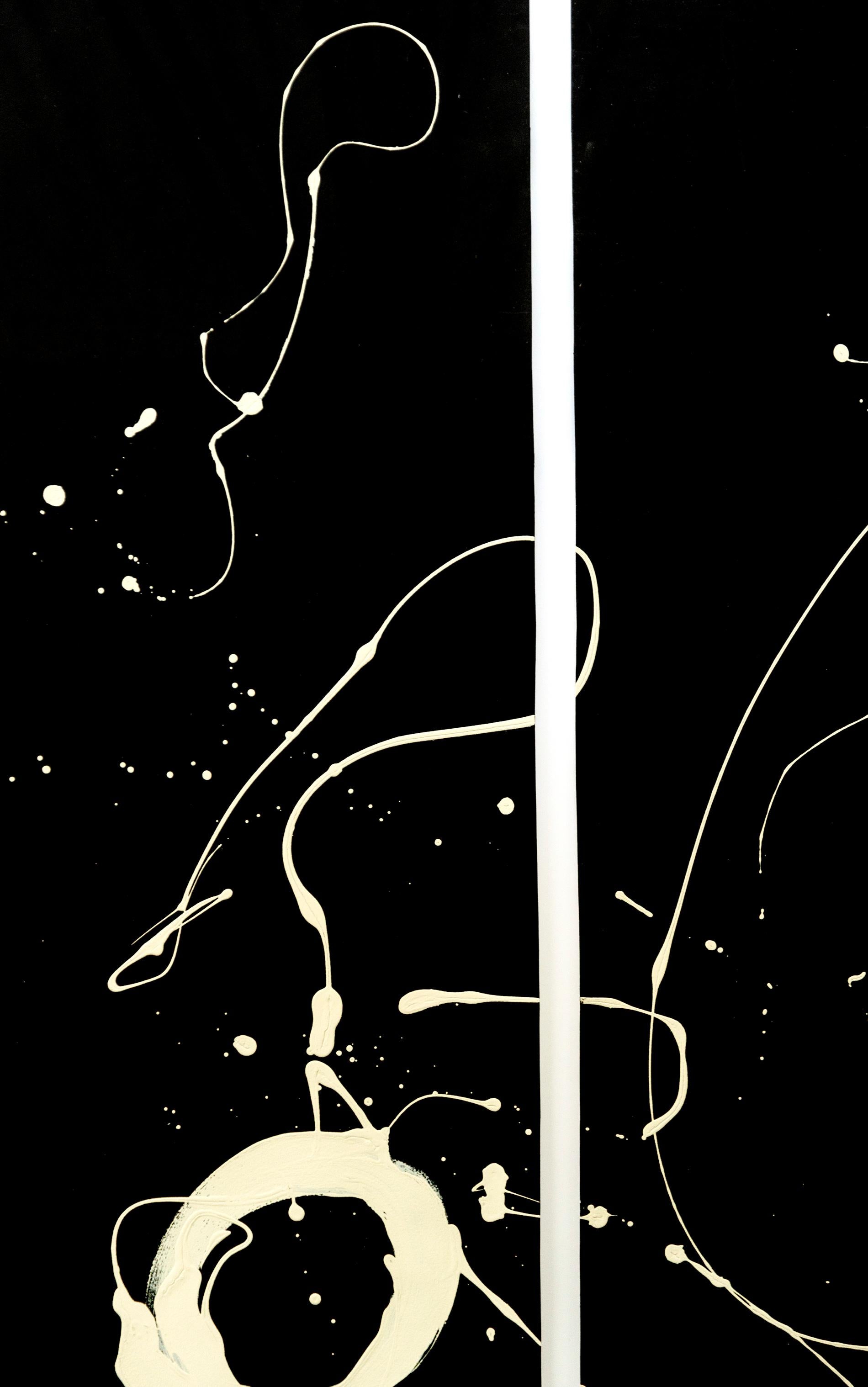 Whiting 1 e 2 - bianco e nero, minimalista, gestuale, astratto, acrilico su carta - Painting di Lynne Fernie